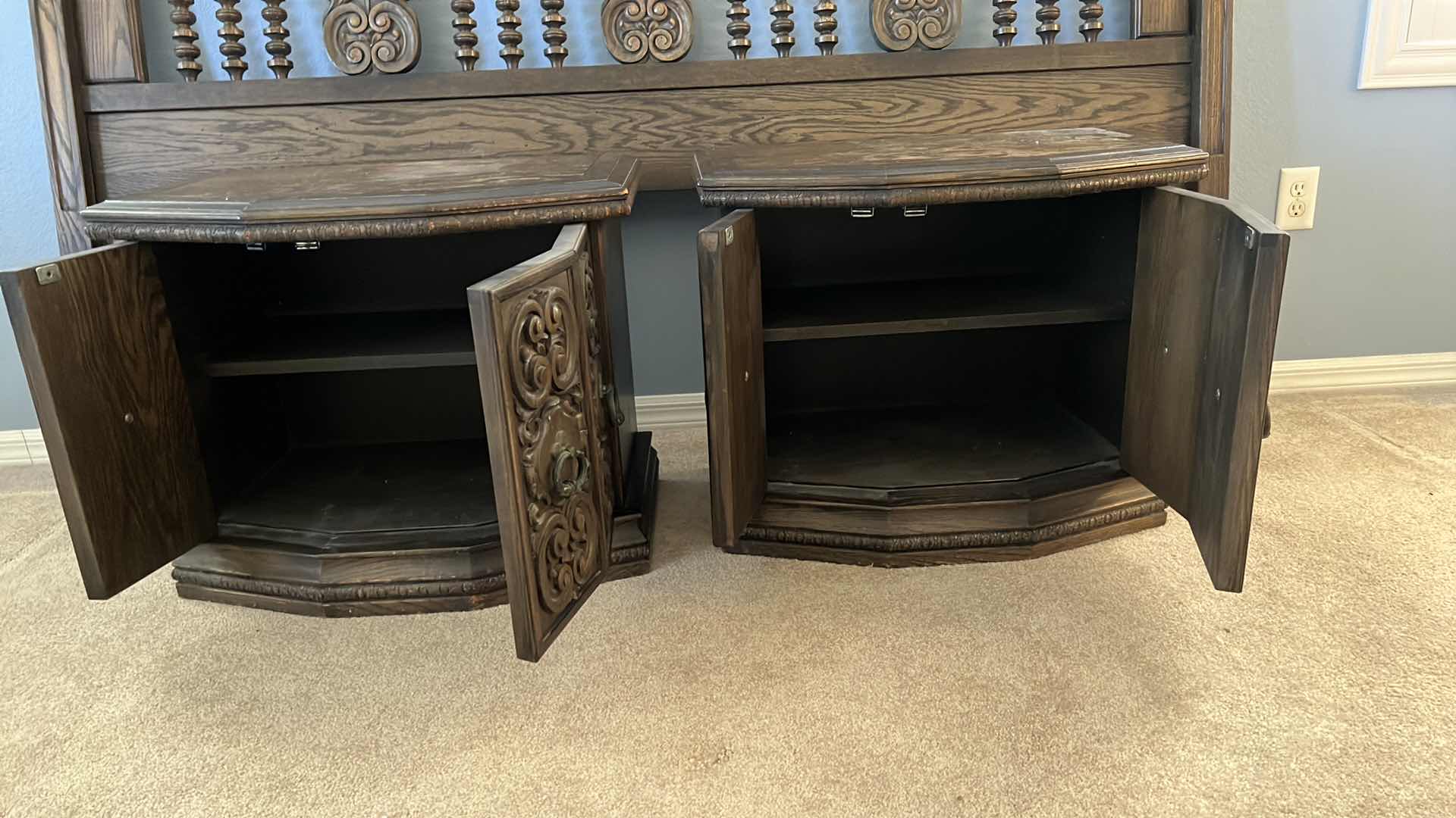 Photo 3 of VINTAGE WALNUT KING HEADBOARD W 2 MATCHING NIGHTSTANDS