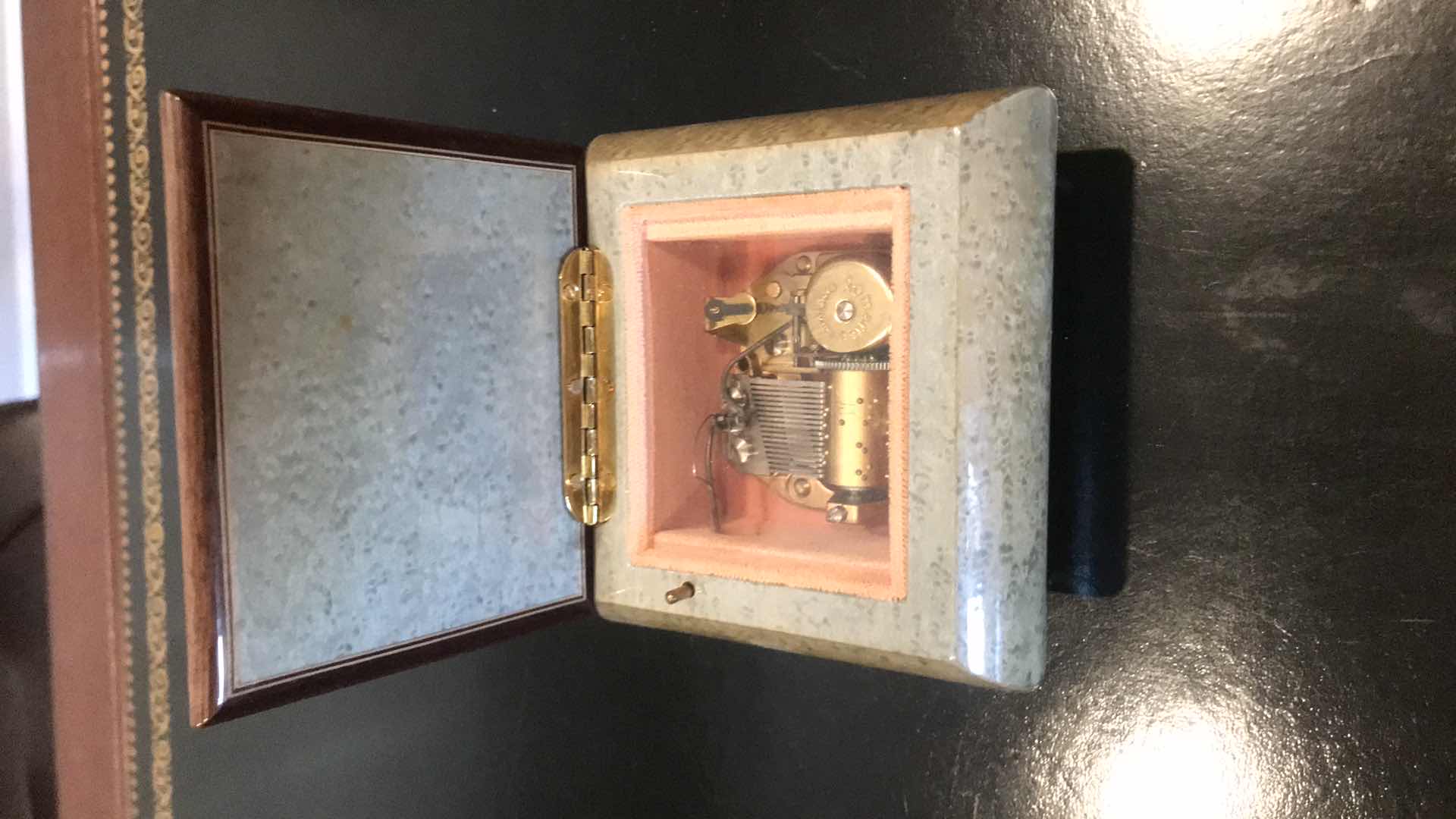 Photo 1 of REUGE SWISS MUSICAL BOX