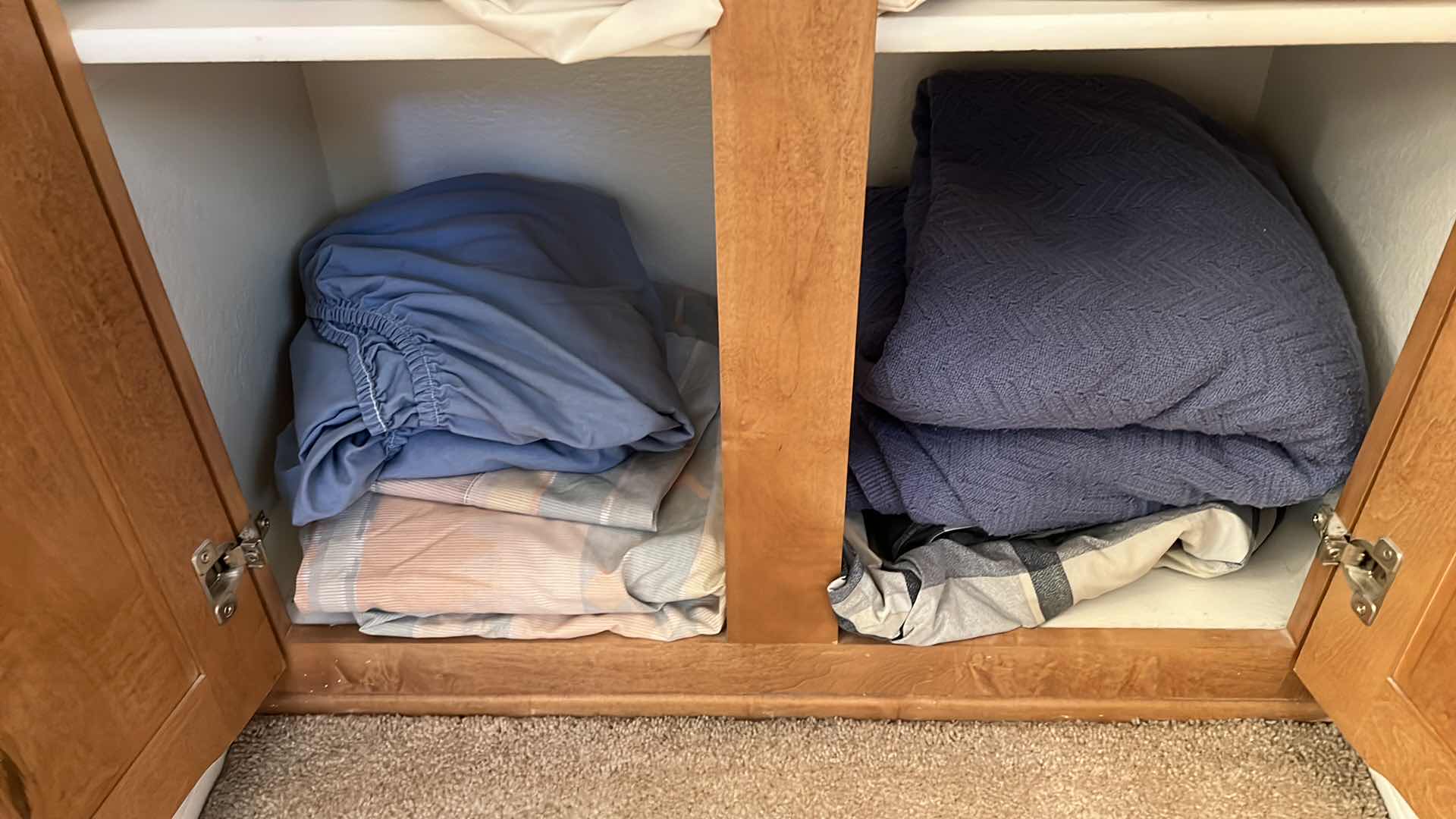 Photo 1 of CONTENTS OF MASTER BEDROOM LINEN CLOSET (TOWELS & LINENS)