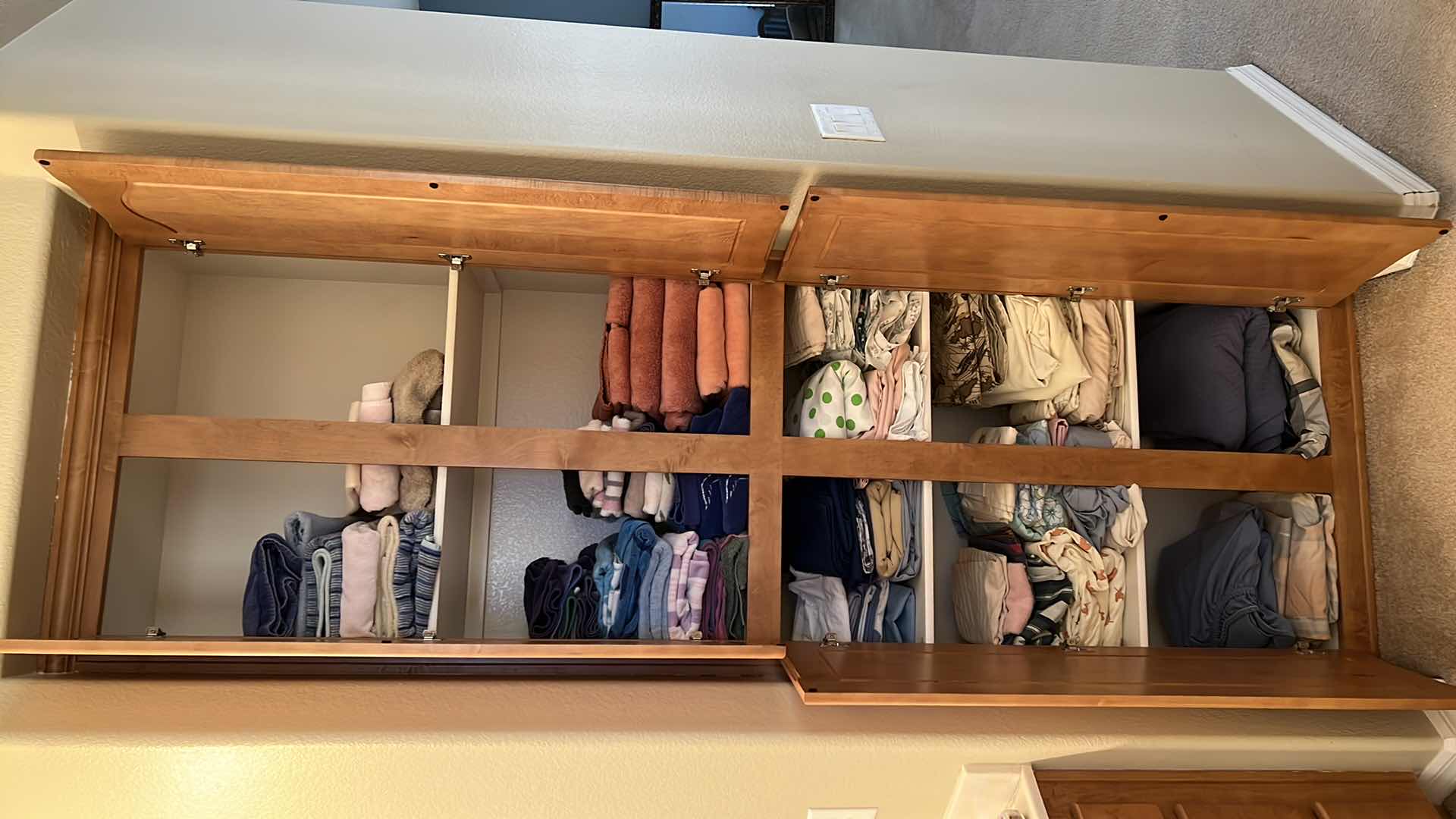 Photo 1 of CONTENTS OF MASTER BEDROOM LINEN CLOSET (TOWELS & LINENS)
