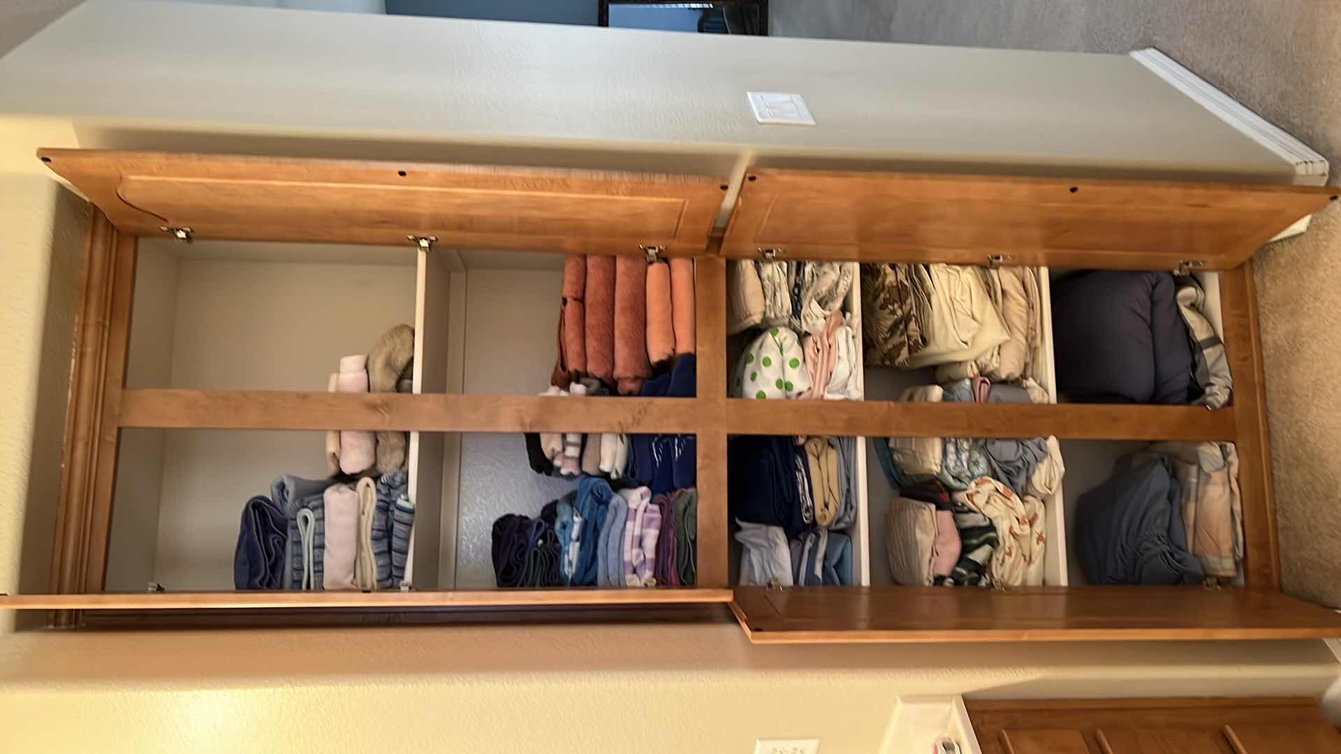 Photo 1 of CONTENTS OF MASTER BEDROOM LINEN CLOSET (TOWELS & LINENS)