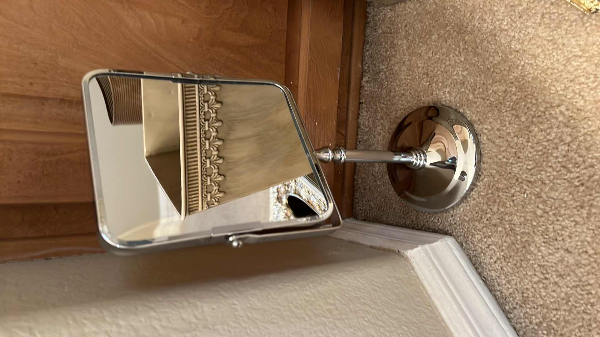 Photo 4 of BATHROOM ACCESSORIES (TRASH BINS, MIRRORS & KLEENEX HOLDER)