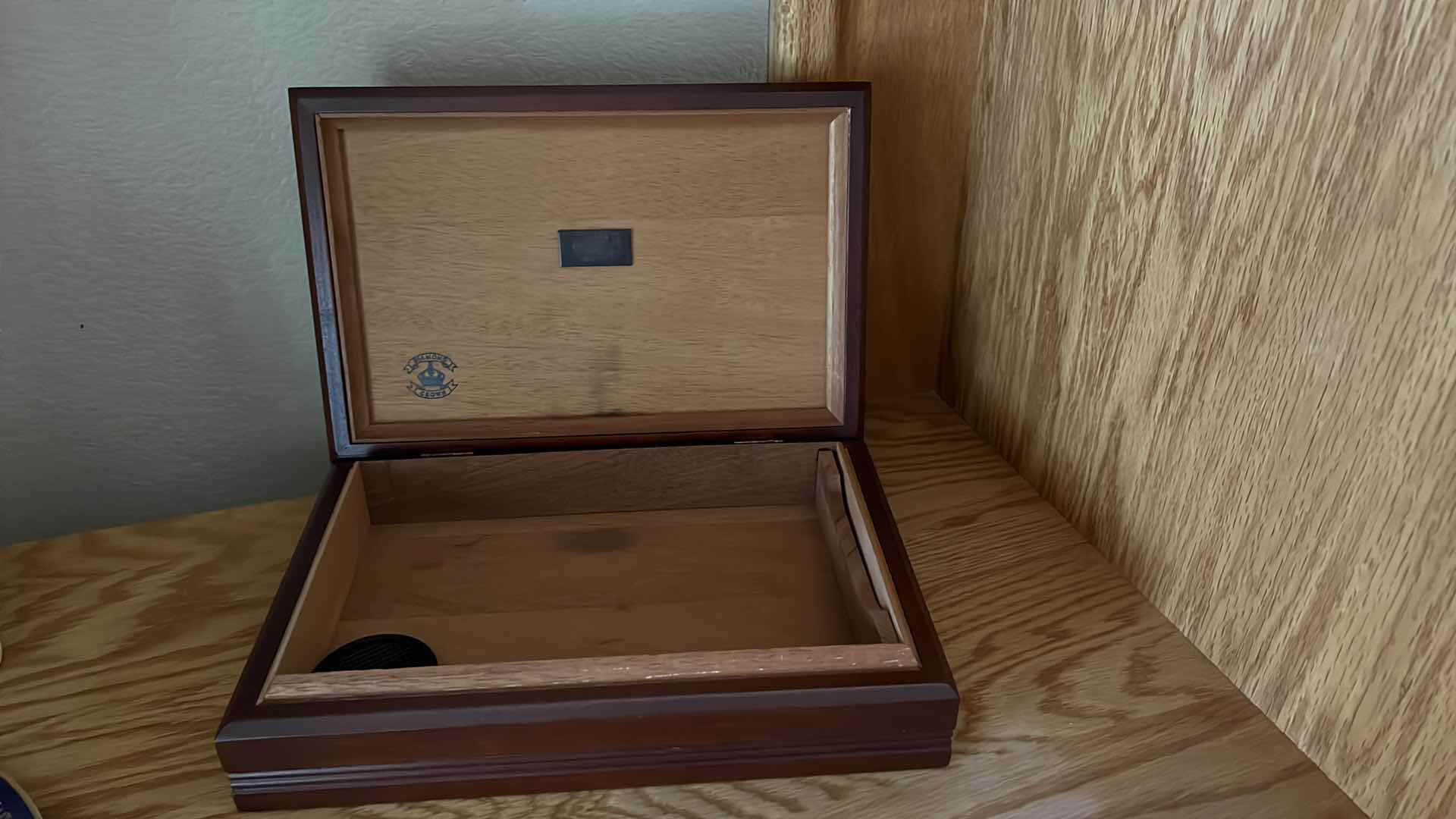 Photo 1 of COLLECTIBLE MILITARY PLATE, WOOD JEWELRY BOX, FLORAL CANDLE