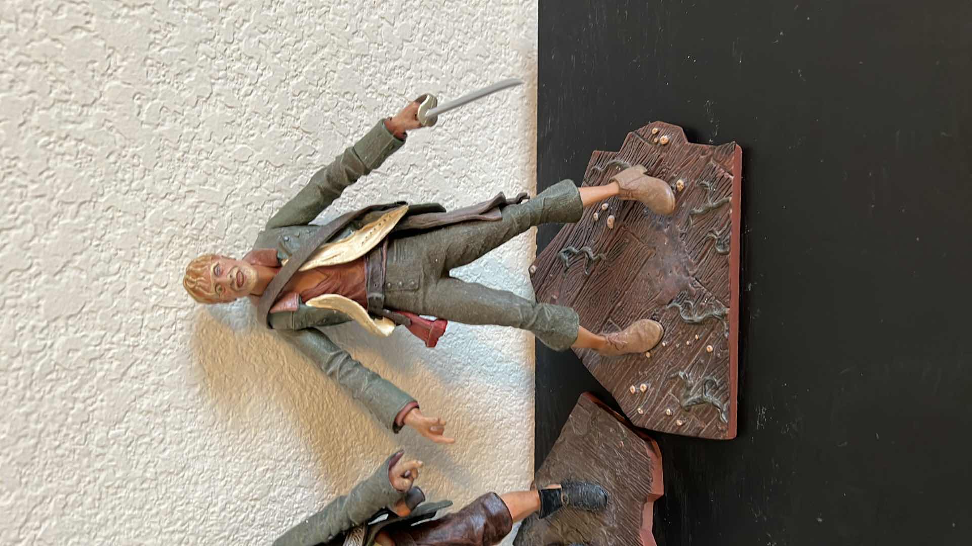 Photo 3 of 3 FIGURINES