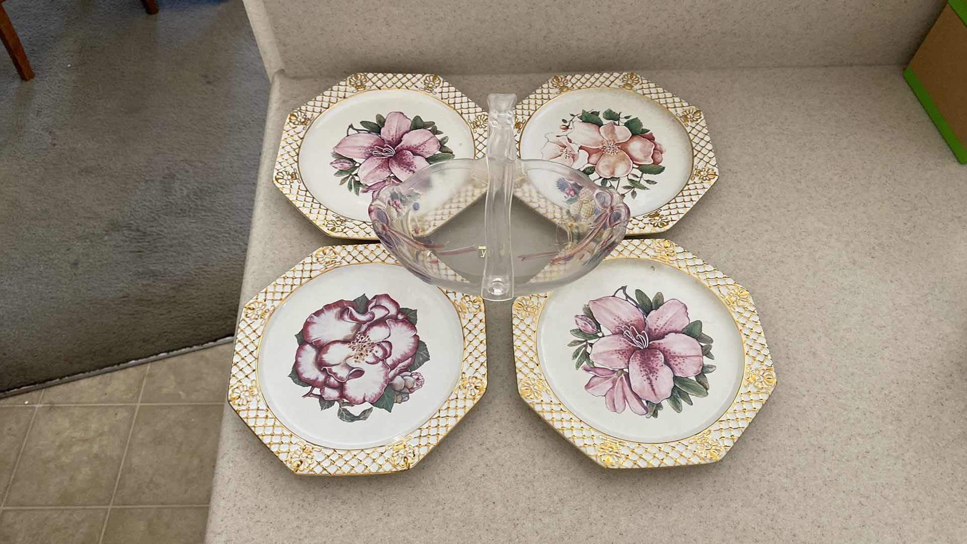 Photo 1 of 4 COLLECTOR PLATES & 1 GLASS BASKET