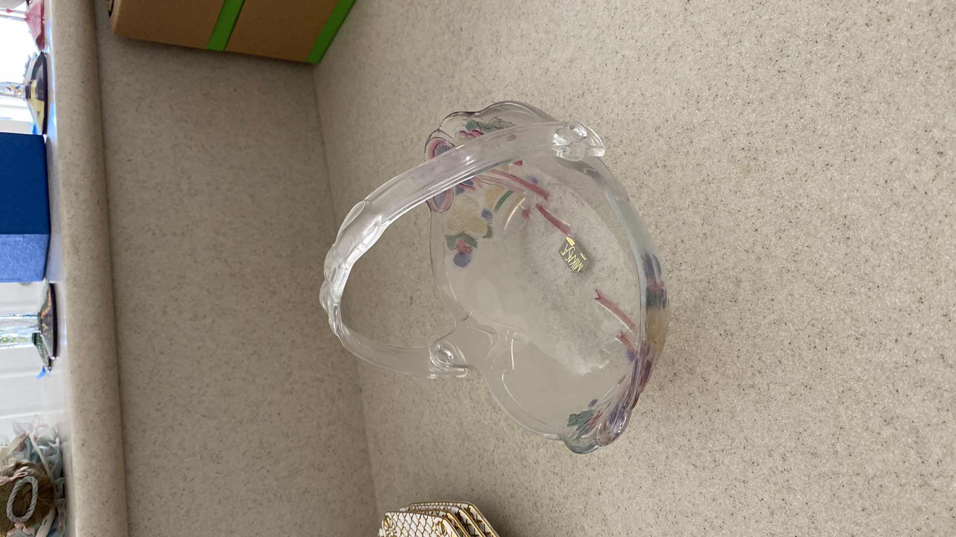 Photo 8 of 4 COLLECTOR PLATES & 1 GLASS BASKET