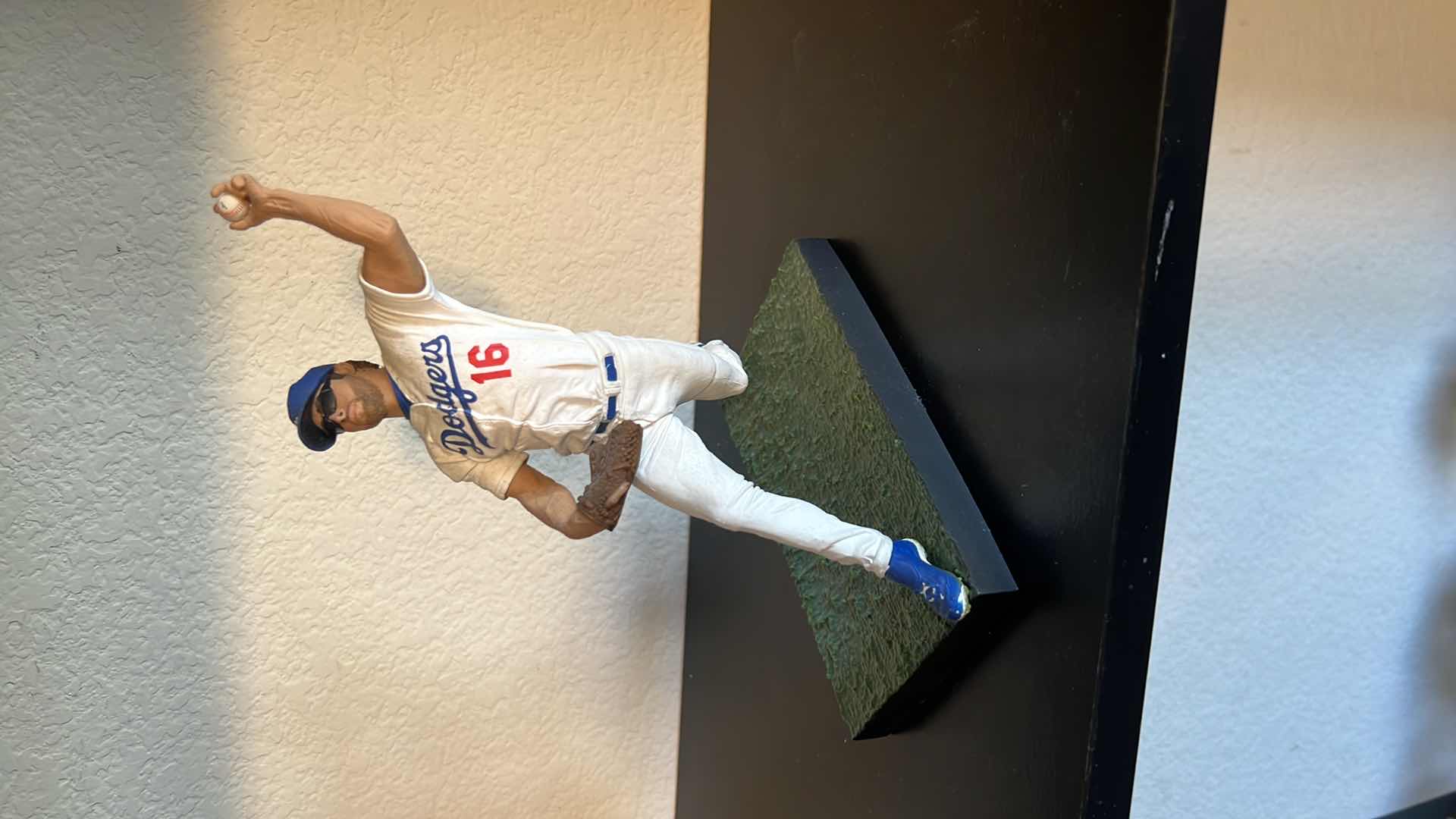 Photo 1 of MLB 2011 DODGER ETHIER 16