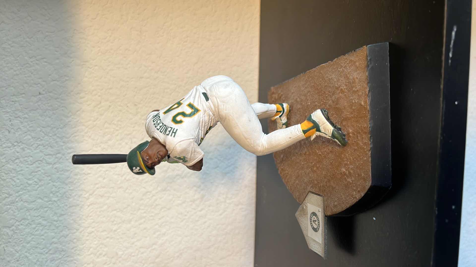 Photo 1 of MLB 2011 DODGER HENDERSON 24