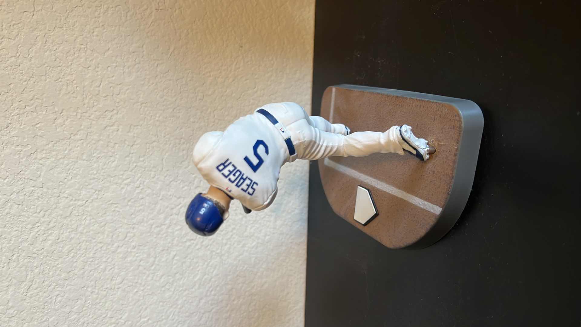 Photo 1 of DODGER COLLECTIBLE SEAGER 5