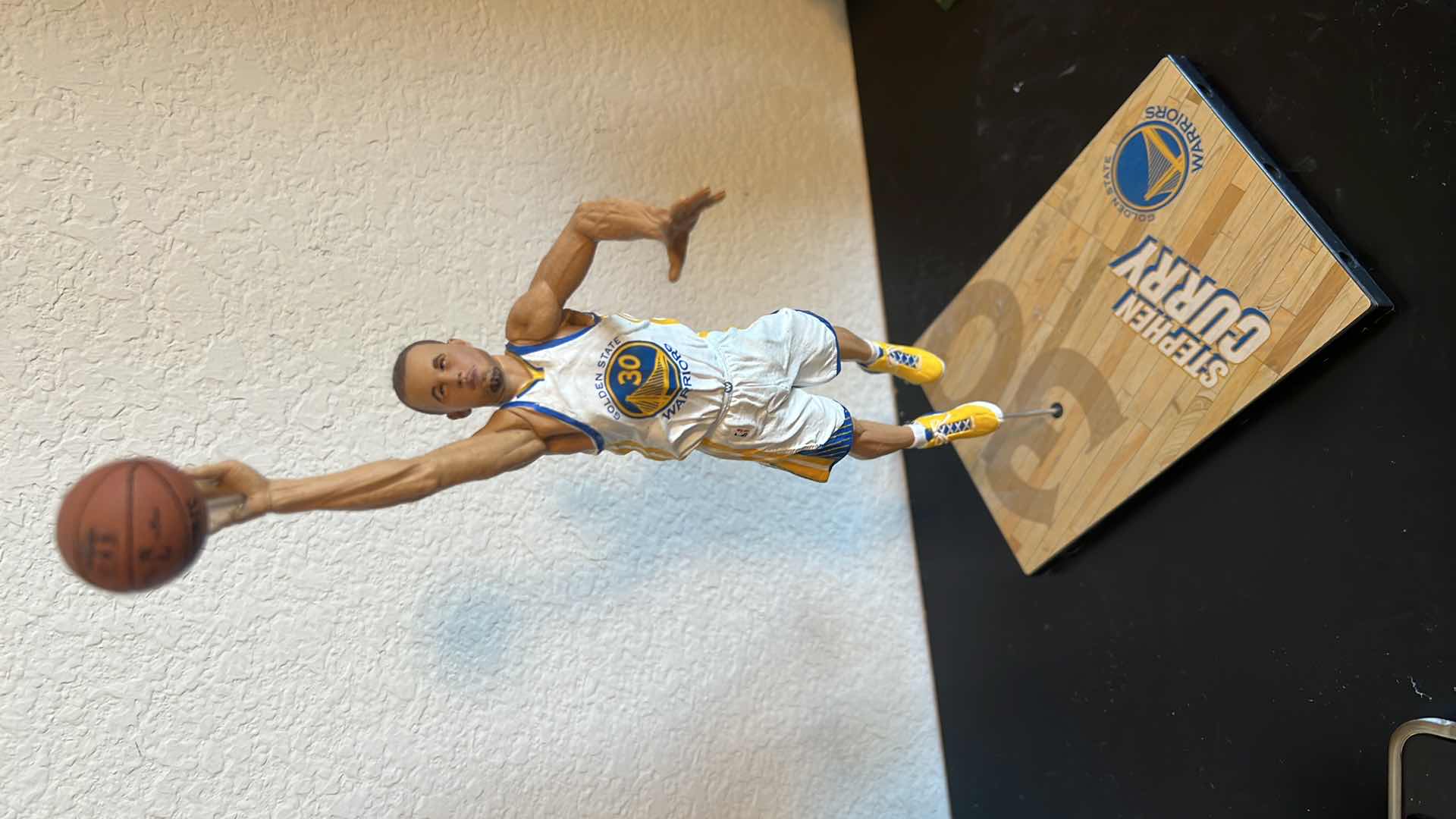 Photo 1 of 2016 GOLDEN STATE WARRIORS STEPHEN CURRY COLLECTIBLE