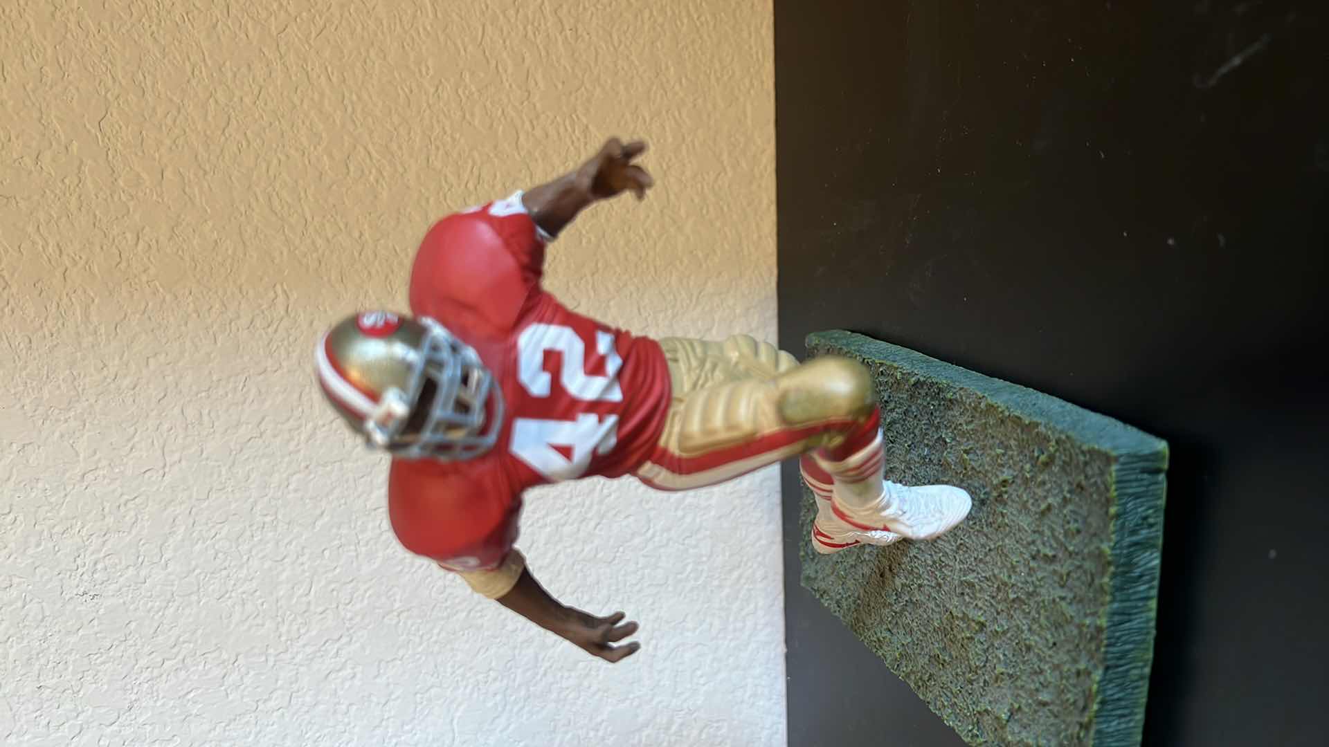 Photo 1 of 2006 NFL SAN FRANCISCO LOTT 42 COLLECTIBLE