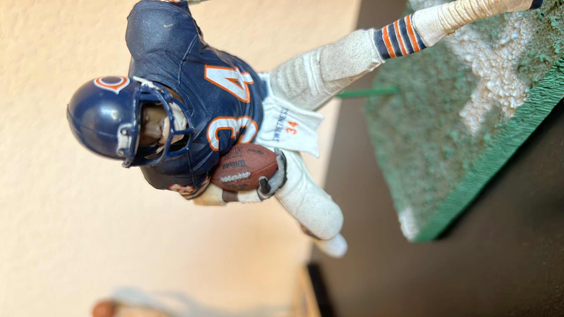 Photo 1 of 2006 NFL PAYTON 34 COLLECTIBLE