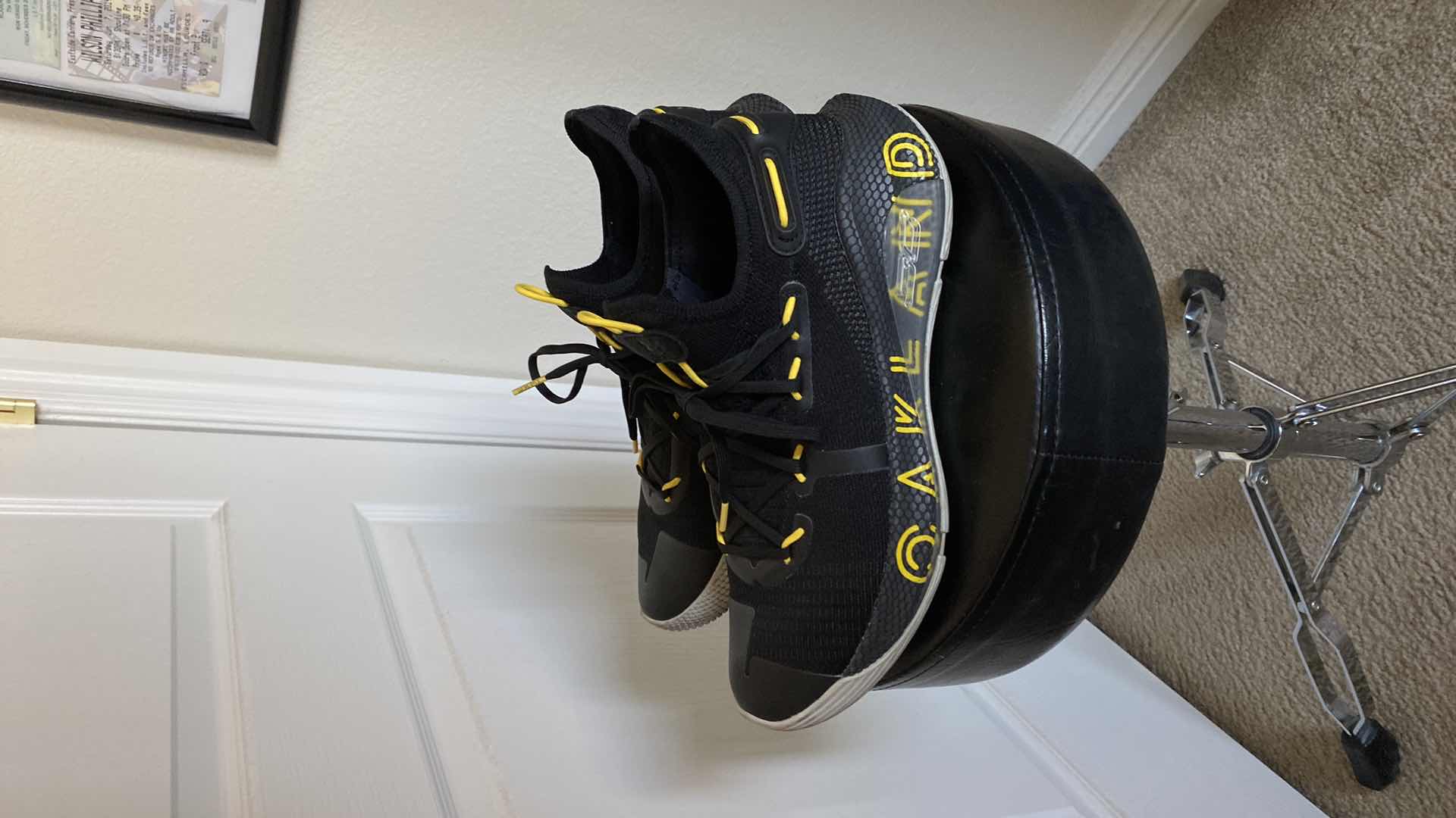 Photo 1 of MENS SIZE 9.5 UNDER ARMOUR BGS CURRY 6