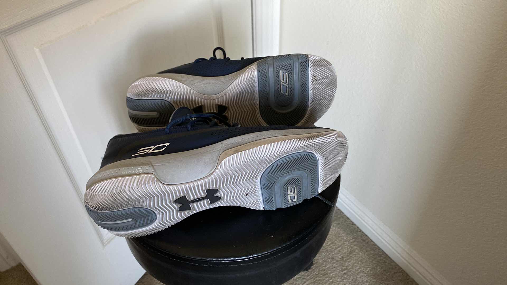 Photo 1 of MENS SIZE 9 UNDER ARMOUR SC TEAM CURRY