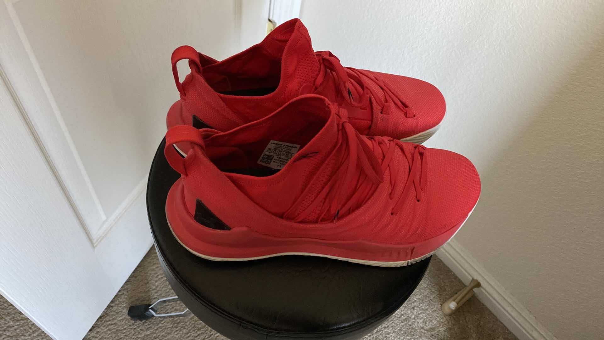 Photo 1 of MENS 9.5 UNDER ARMOUR  CURRY 5 FIRED UP