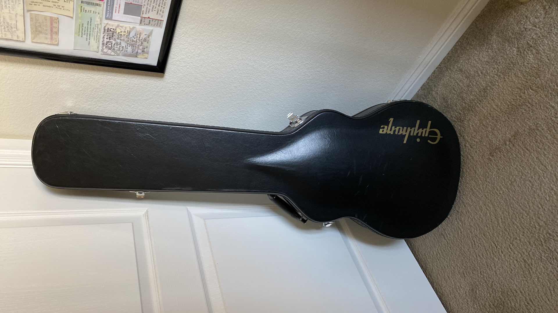 Photo 1 of EPIPHONE GUITAR CASE