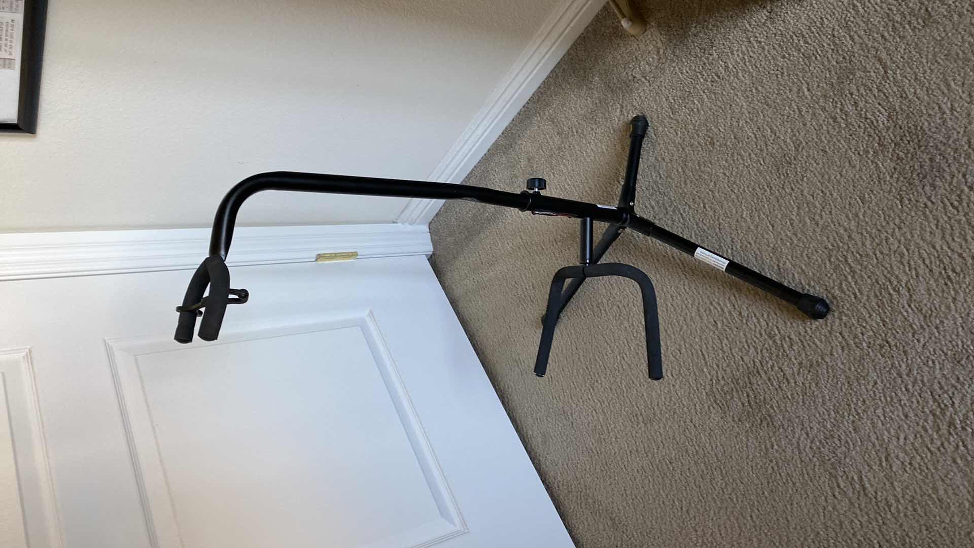 Photo 3 of FRET REST ADJUSTABLE GUITAR STAND