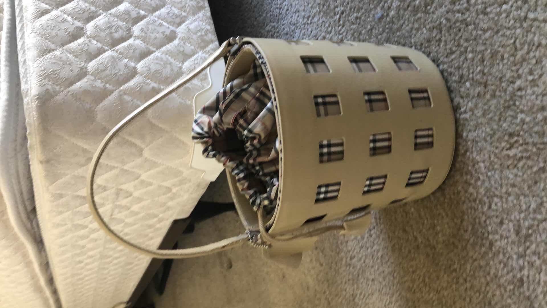 Photo 3 of BURBERRY HANDBAG (NOT AUTHENTICATED)