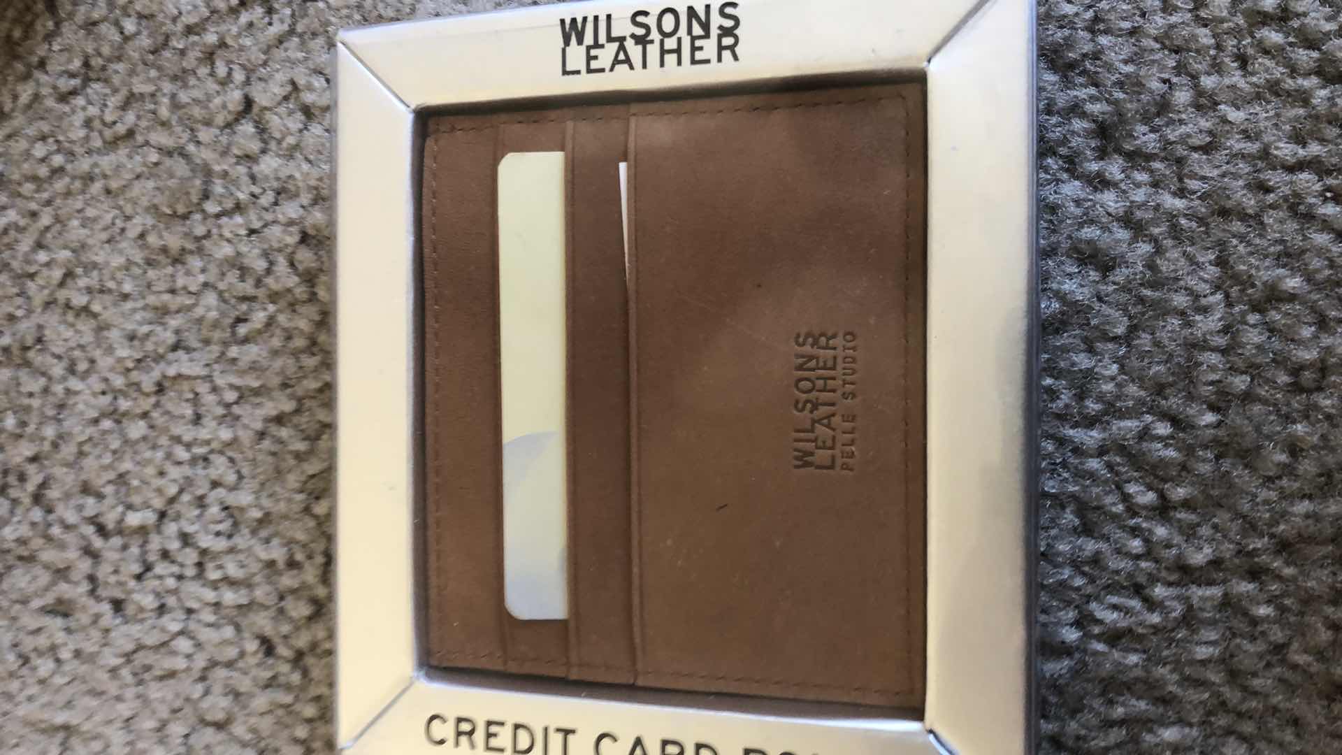 Photo 1 of 1 NEW MARC JACOBS COSMETICS BAG AND NEW LEATHER CREDIT CARD POUCH