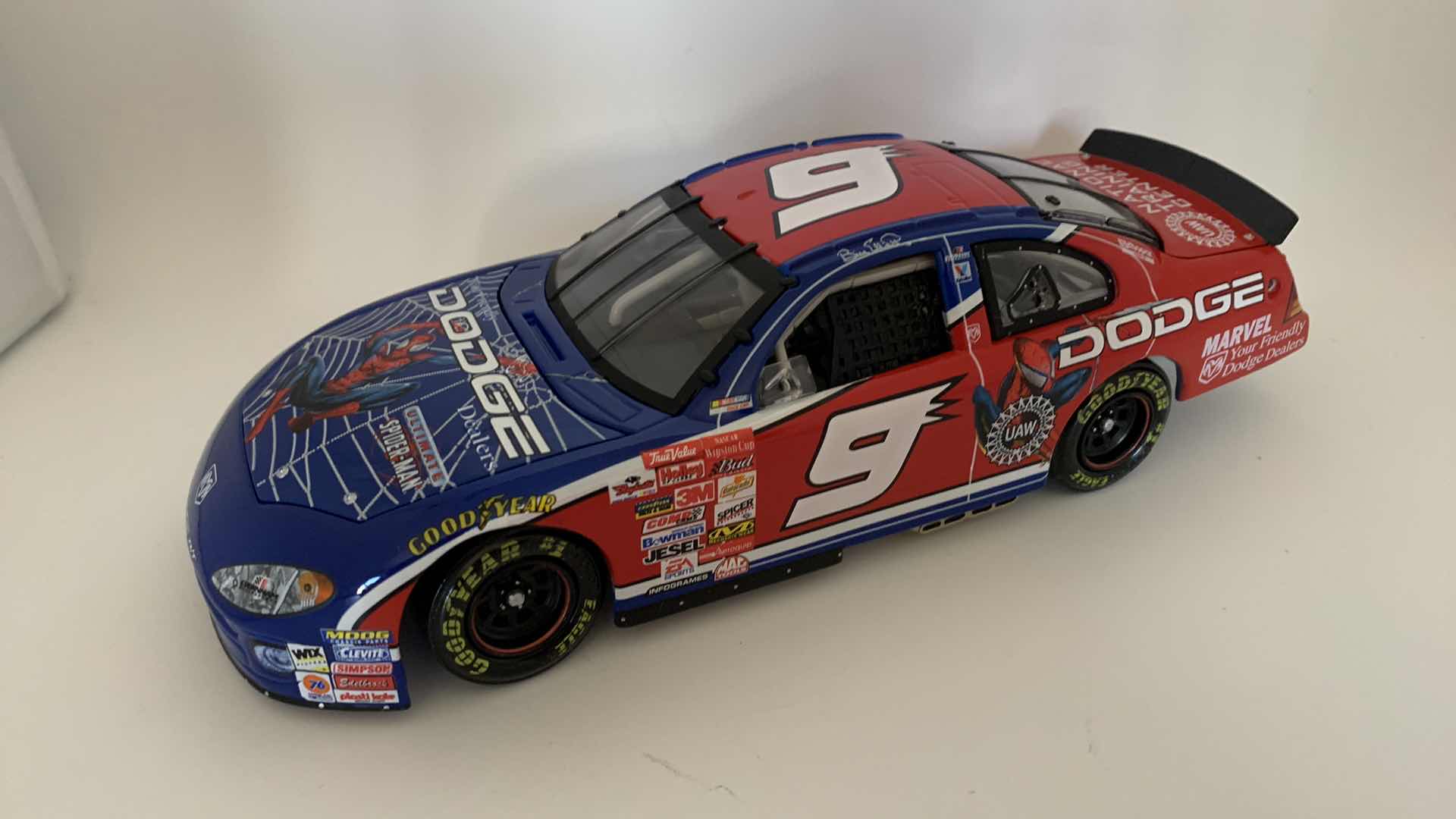 Photo 3 of SPIDER-MAN #9 BILL ELLIOTT DIE CAST RACE CAR.