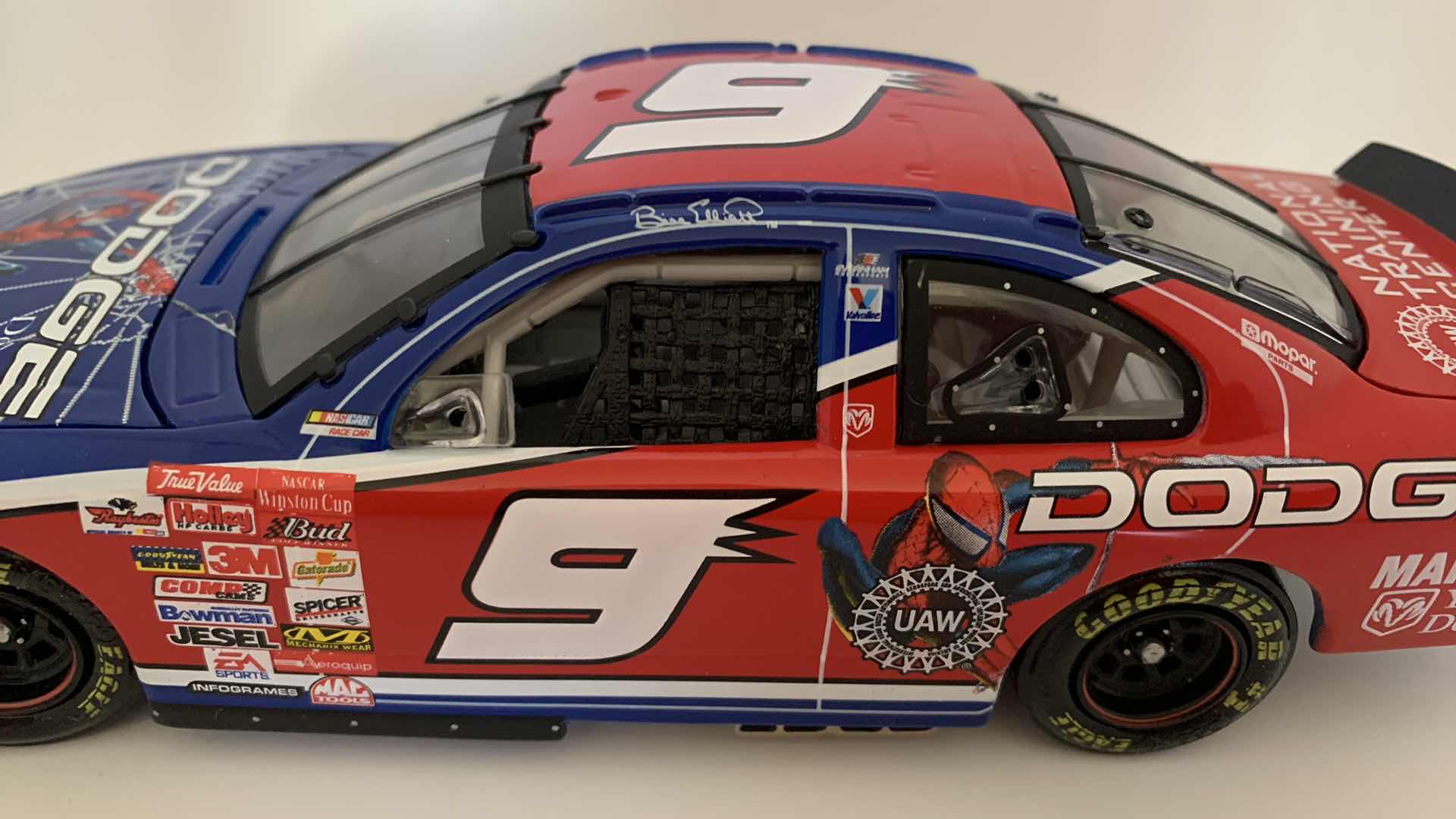 Photo 4 of SPIDER-MAN #9 BILL ELLIOTT DIE CAST RACE CAR.
