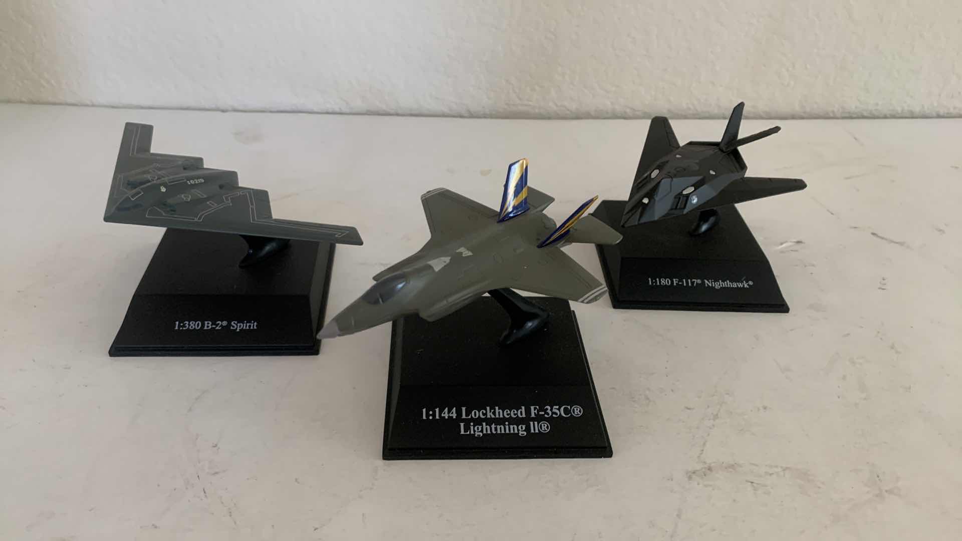 Photo 1 of MINIATURE DISPLAY AIRPLANE COLLECTION.