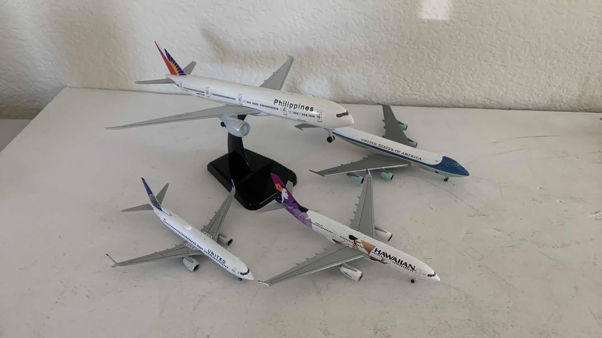 Photo 1 of COMMERCIAL AIRLINES PASSENGER PLANE COLLECTION.