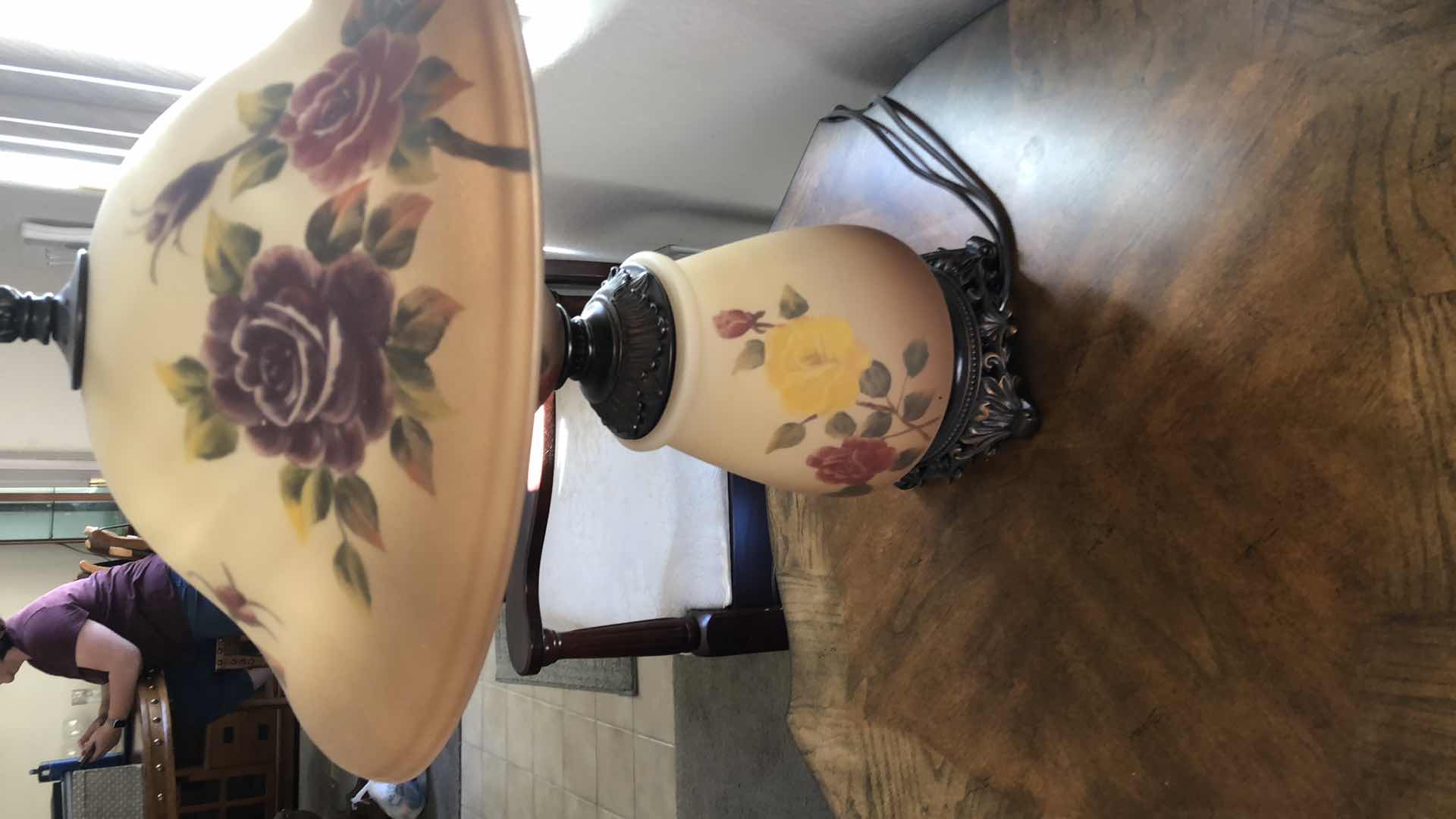 Photo 1 of GOLD VINTAGE  LAMP W/FLOWERS, GLASS AND BRONZE TONE, H25”