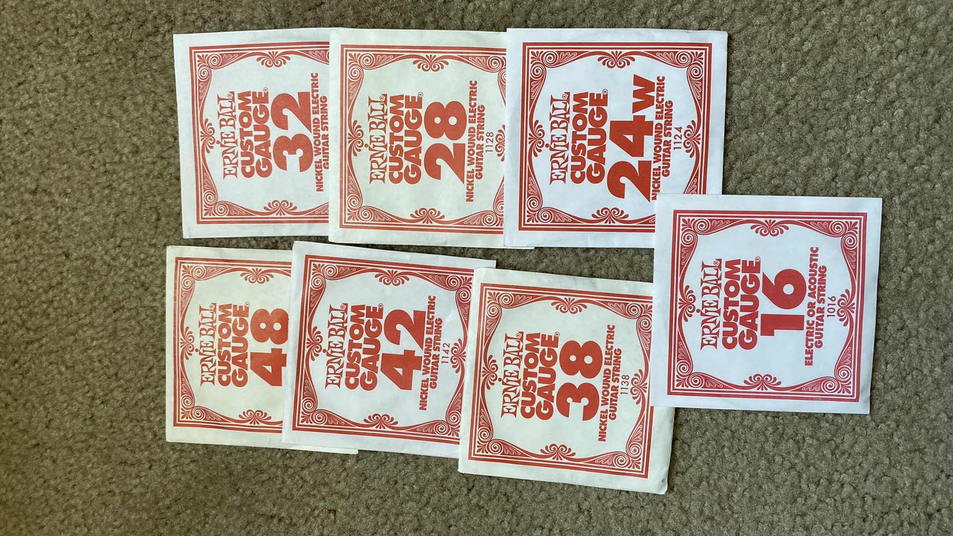 Photo 1 of ERNIE BALL CUSTOM GAUGE GUITAR STRINGS