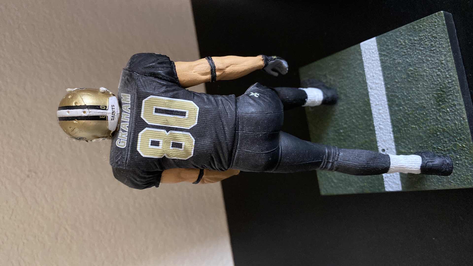Photo 3 of 2014 NFLP SAINTS GRAHAM 80 COLLECTIBLE