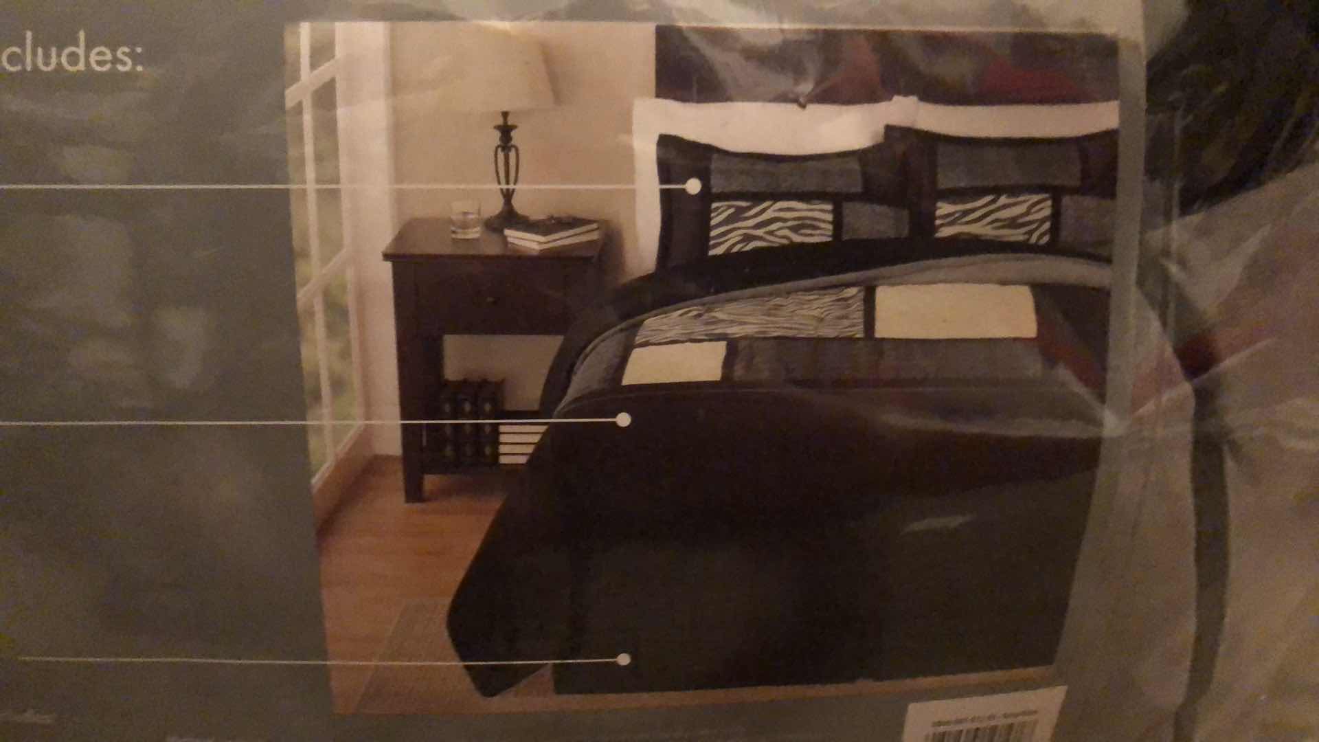 Photo 1 of BEDDING, QUEEN COMFORTER SET