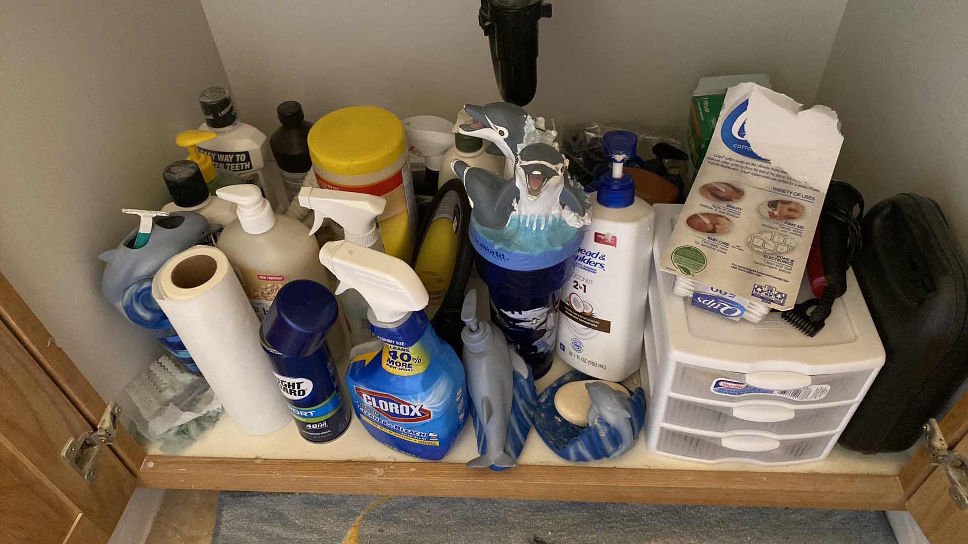 Photo 1 of CONTENTS OF UPSTAIRS HALL BATH CABINET