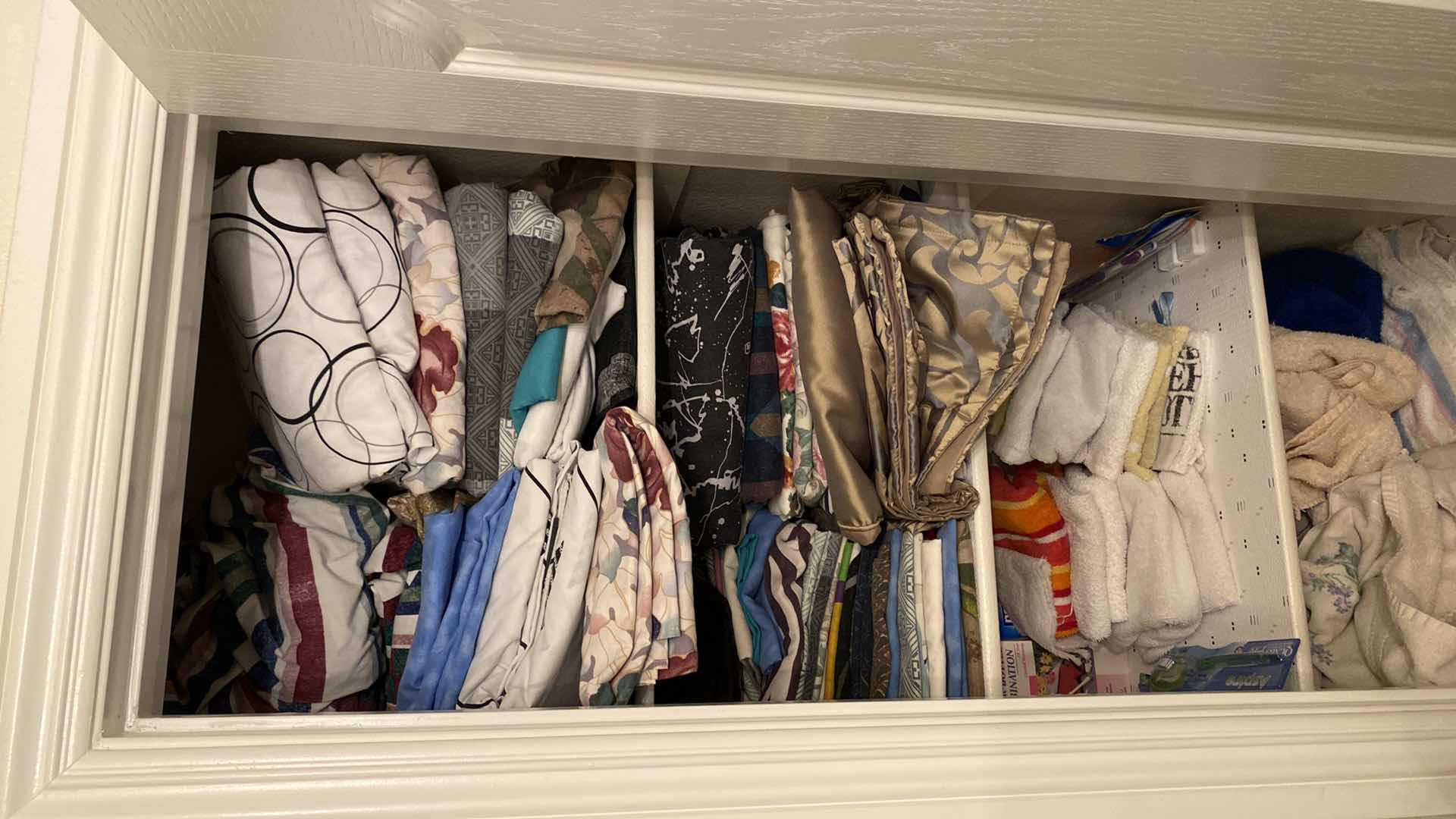 Photo 1 of CONTENTS OF LINEN CLOSET UPSTAIRS HALL BATH