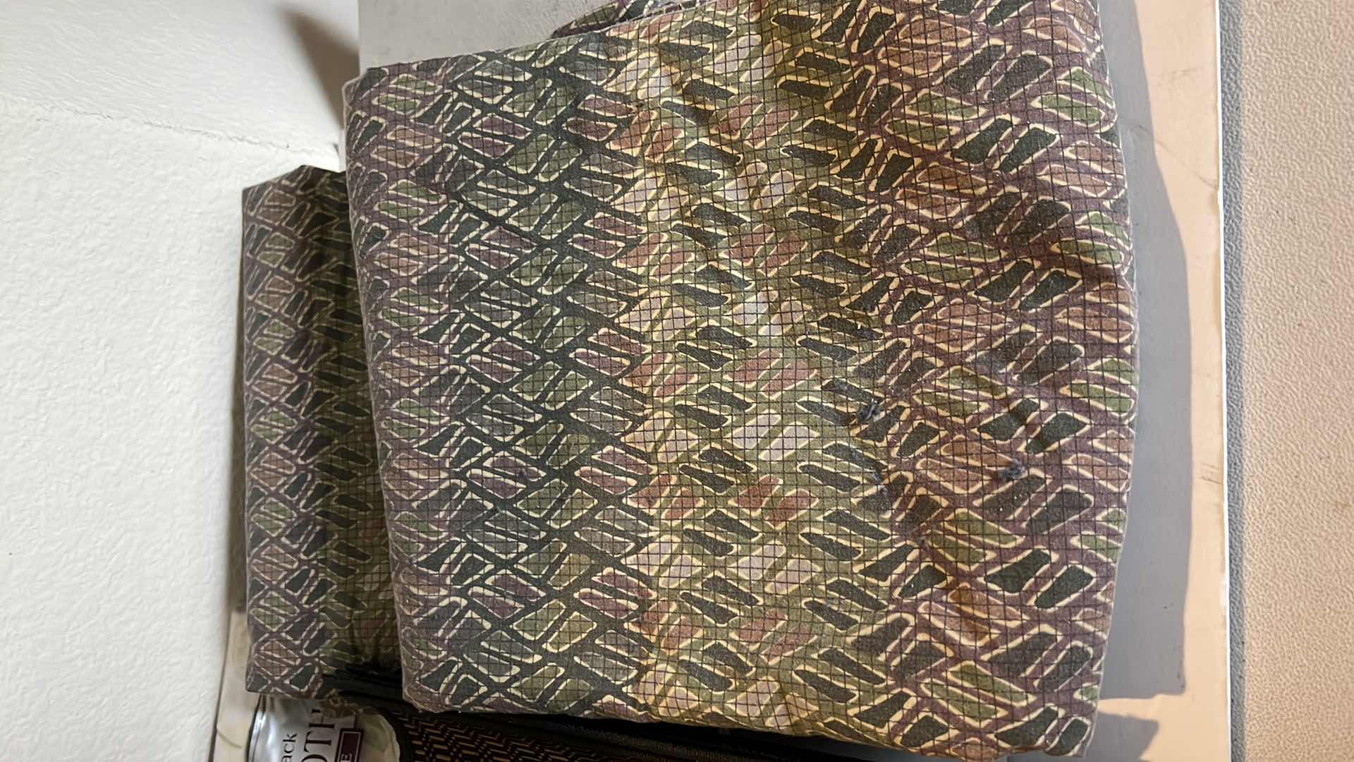 Photo 3 of 3-NEW TABLE CLOTHS, 8-PLACEMATS, SHEET SET