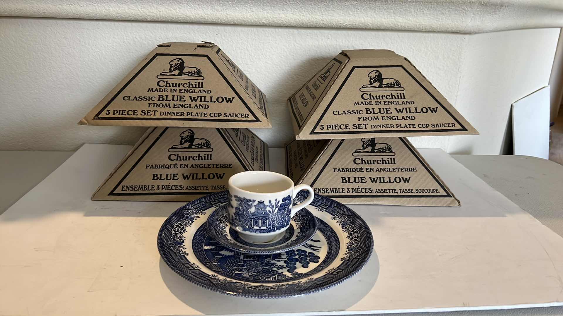 Photo 4 of 5-NEW CHURCHILL MADE ENGLAND “CLASSIC BLUE WILLOW” 3PC SET