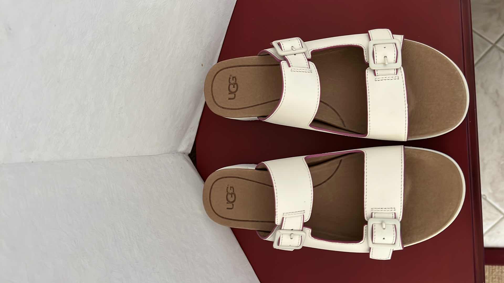 Photo 1 of LADIES UGG WHITE HANNELI SHOES (SIZE 7.5)