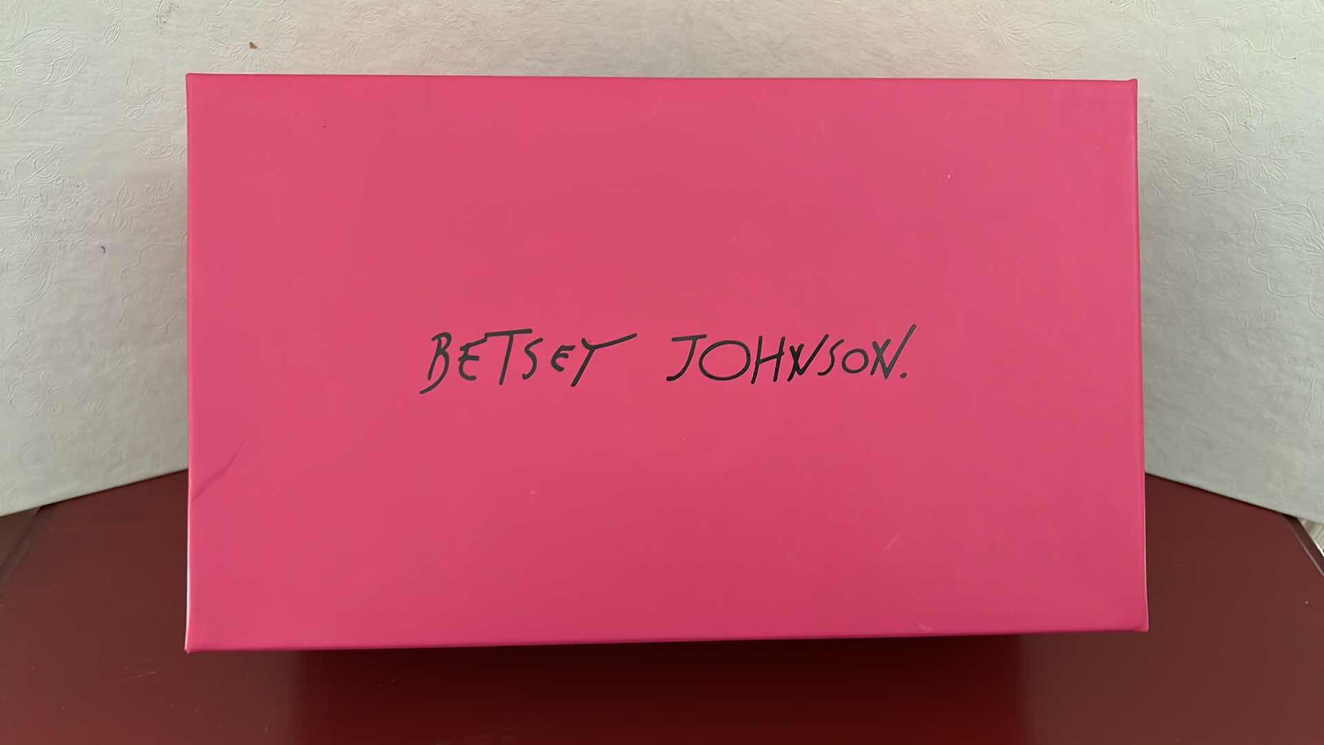 Photo 1 of LADIES BETSY JOHNSON BLAIR WHITE SHOES (SIZE 7)