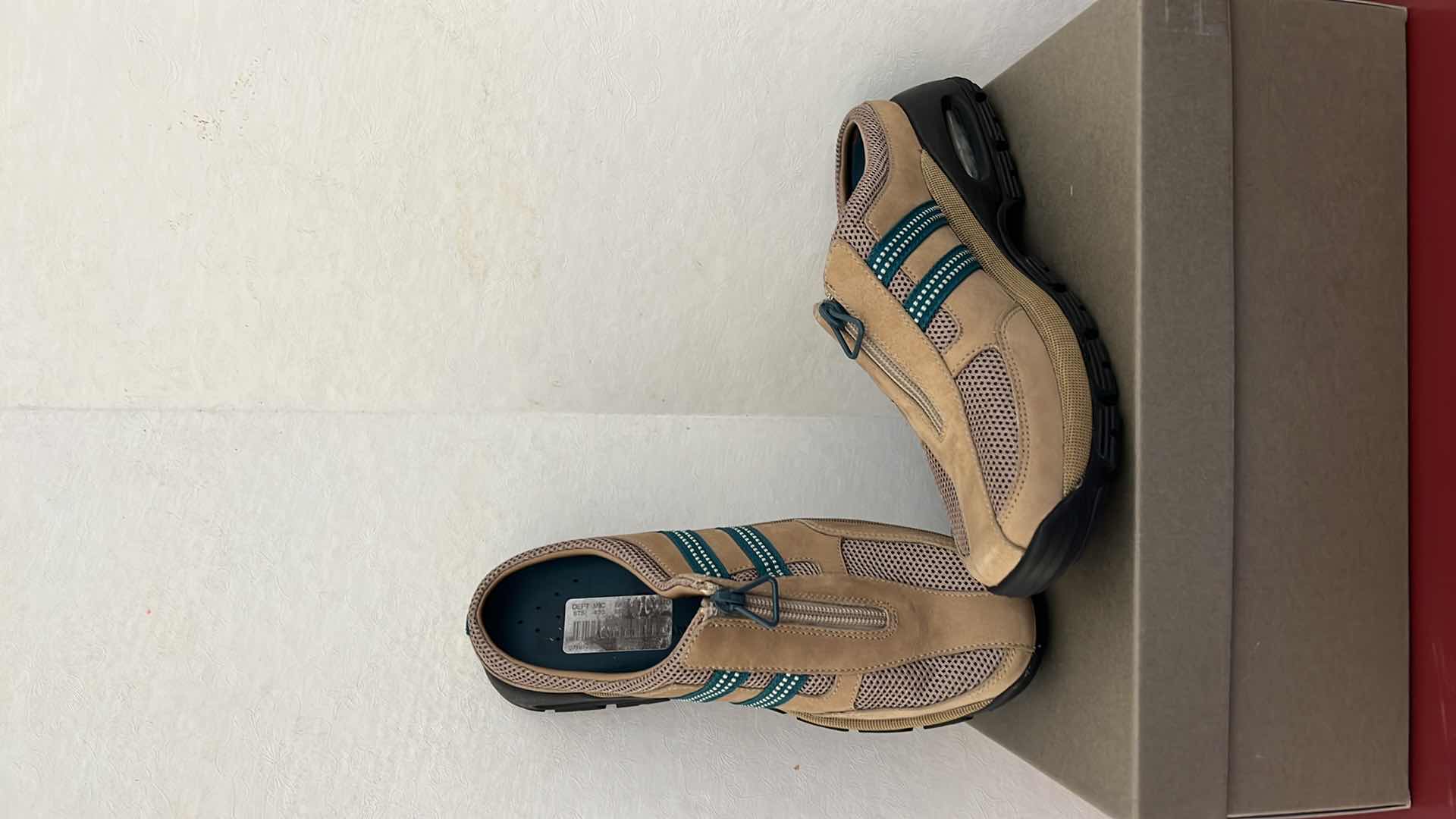 Photo 1 of LADIES COLE HAAN SADDLE TAN SLIDE SHOES (SIZE 7.5)