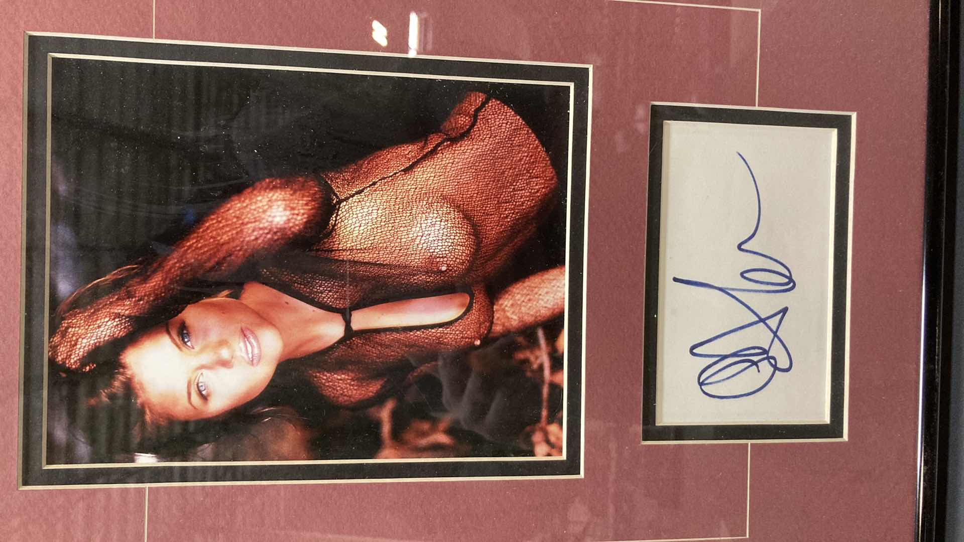 Photo 1 of TIFFANI AMBER THIESSEN SIGNED PHOTO