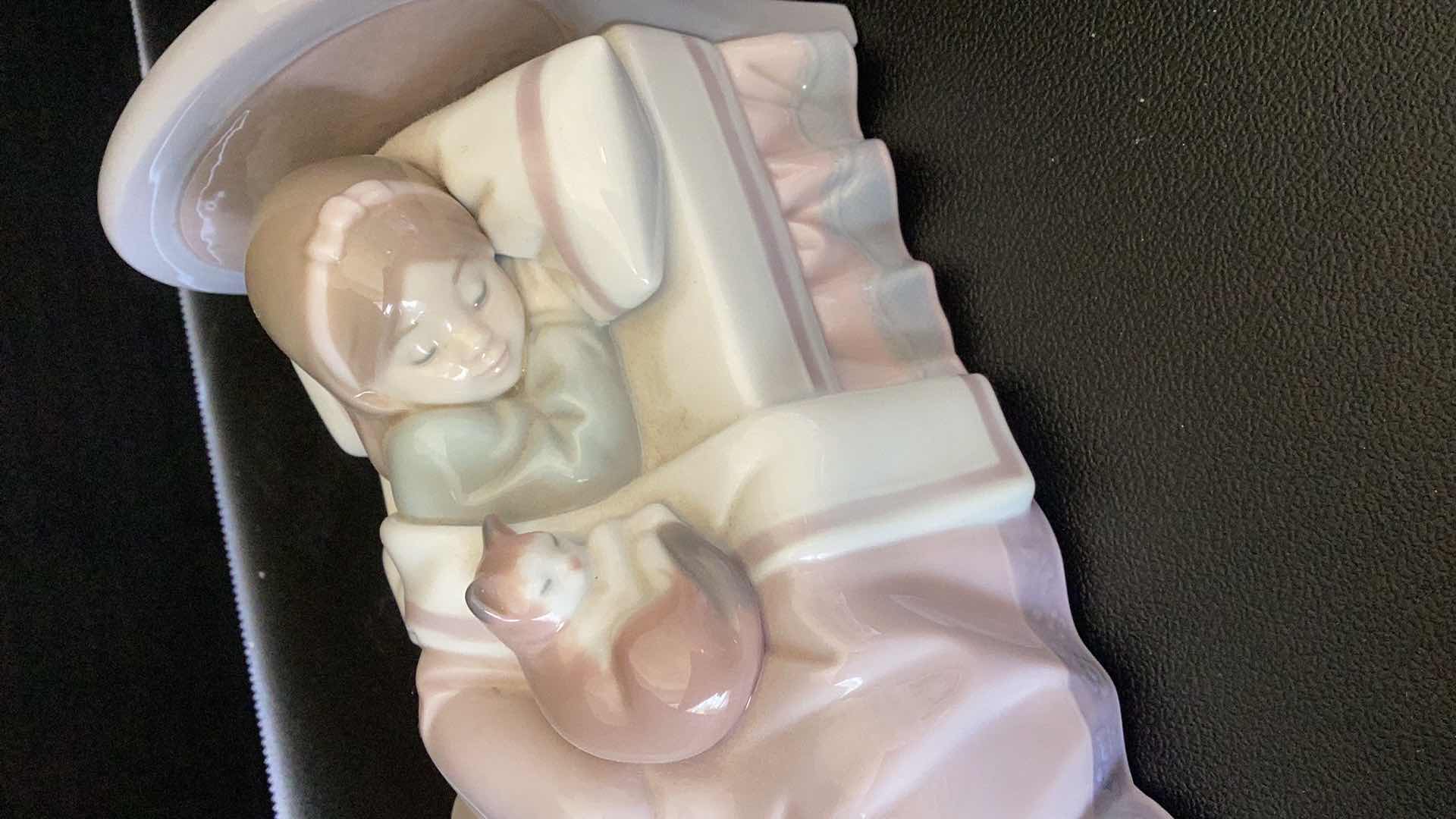 Photo 1 of LLADRO “COZY COMPANIONS” 6” X 4”