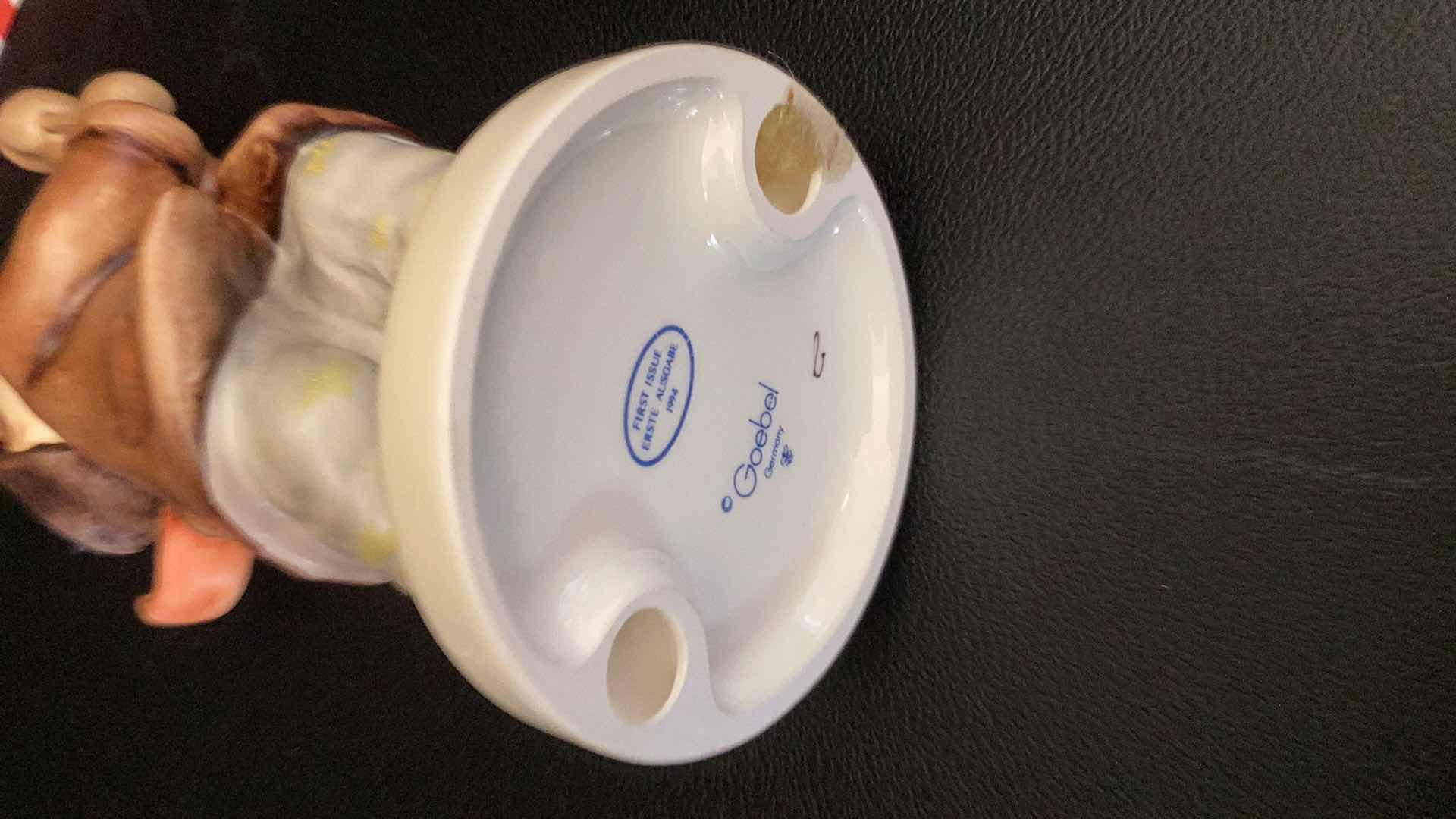 Photo 3 of GOEBEL “CALL TO GLORY” 11” TALL WITH FLAG