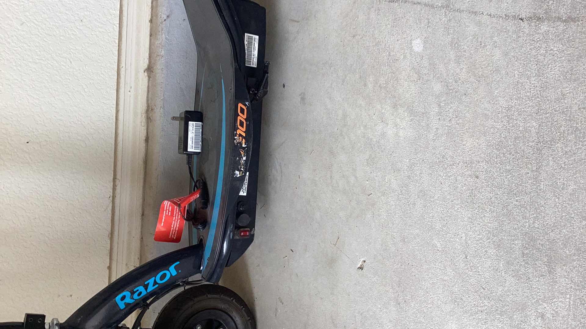 Photo 1 of RAZOR POWER CORE E100