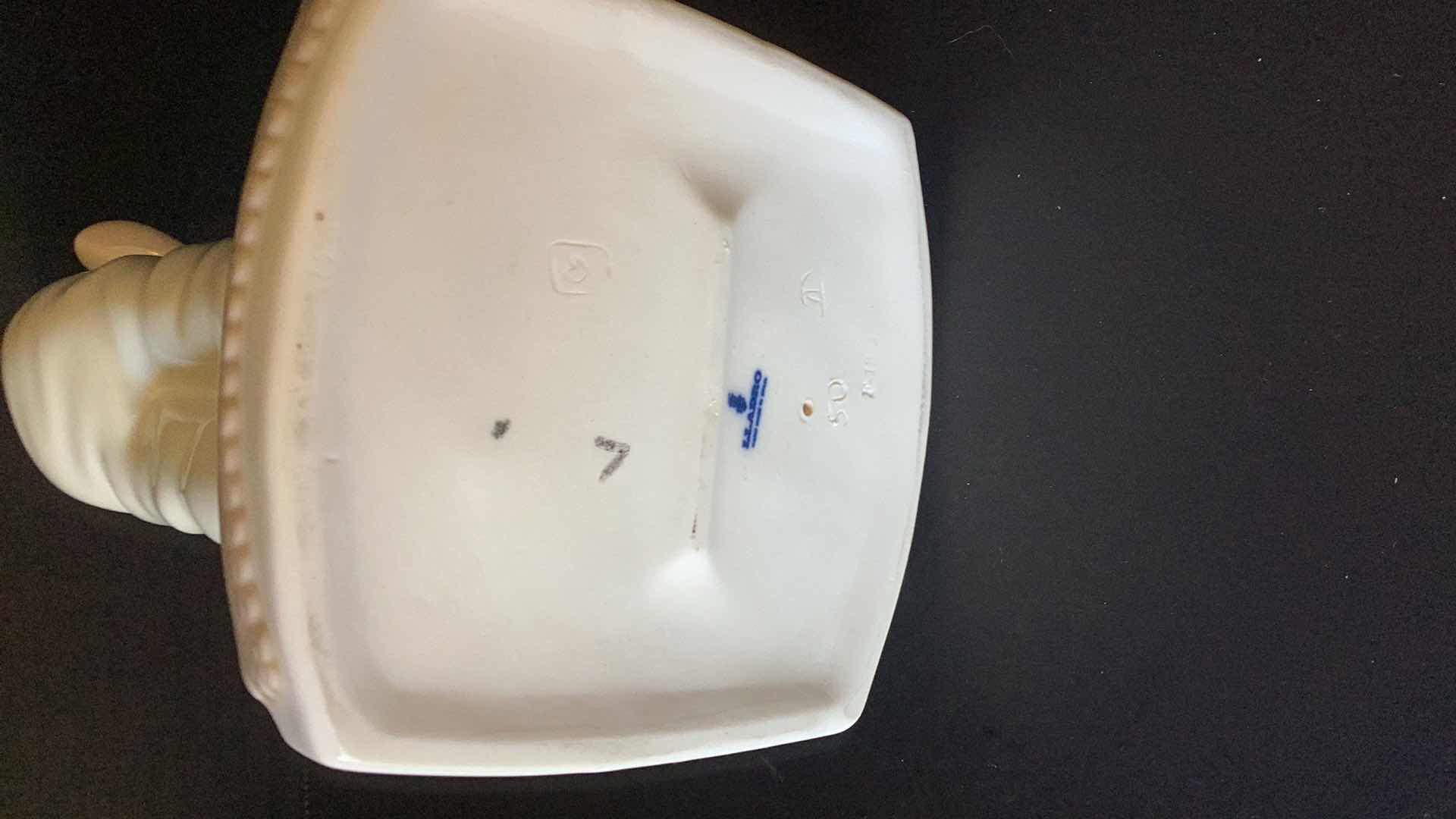 Photo 1 of LLADRO “CLEAN UP TIME” #4838 8” TALL 