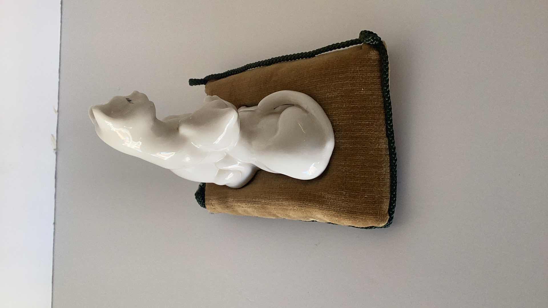 Photo 1 of VINTAGE ARDALT JAPAN PORCELAIN CATS ON CUSHION 3 1/2” TALL