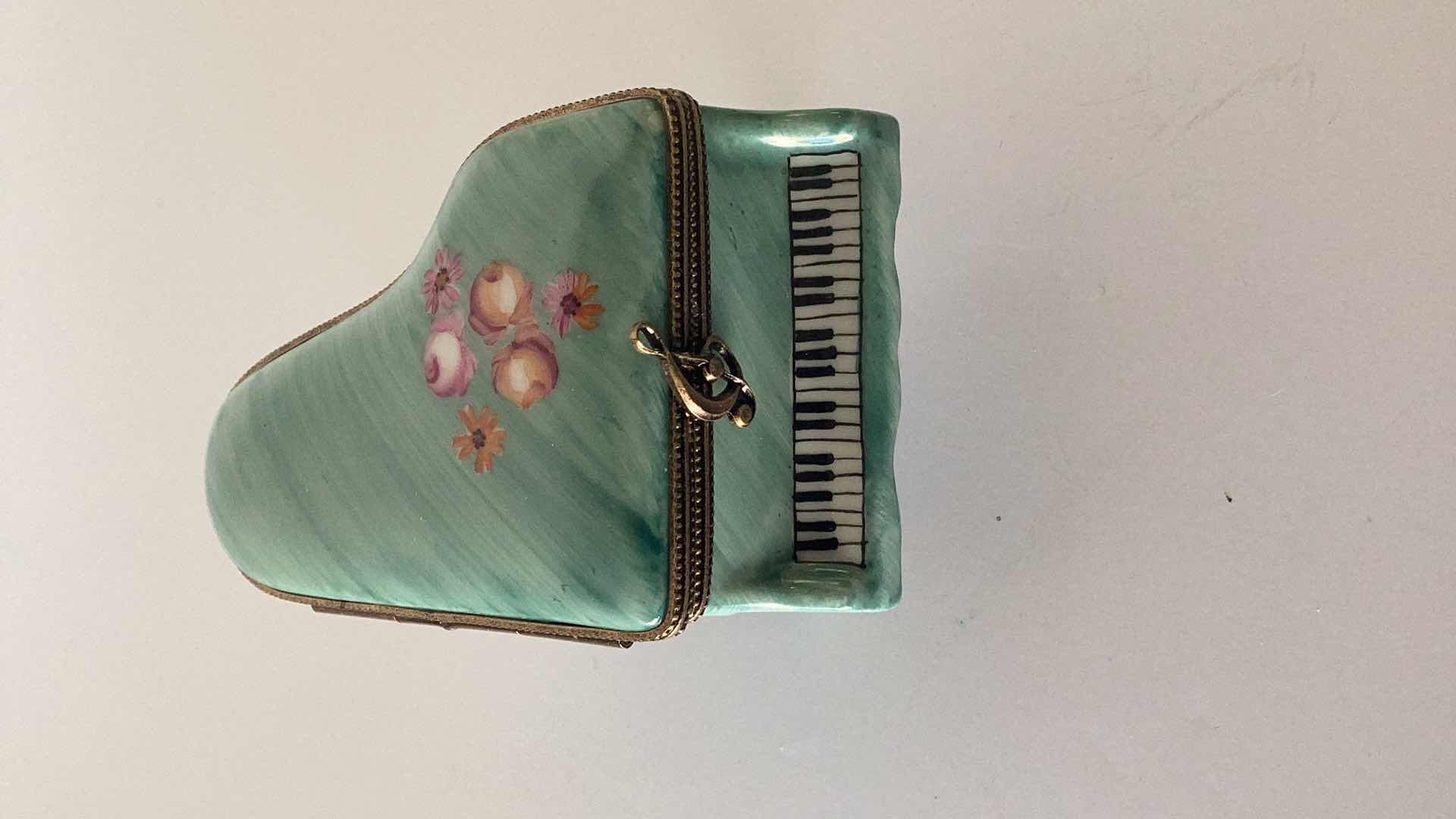 Photo 1 of LIMOGES FRANCE GREND PIANO PILL BOX 4 X 2” 