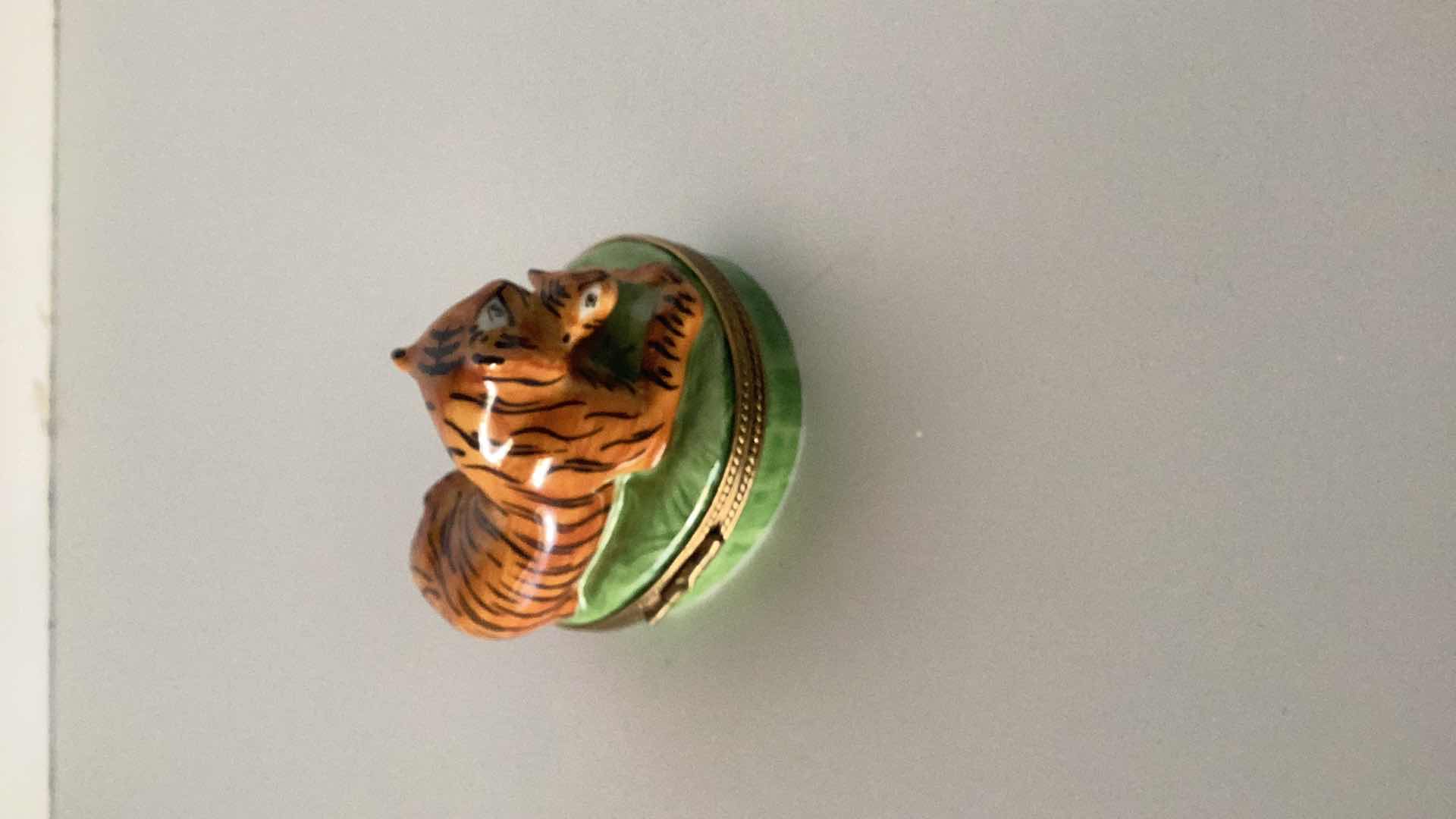 Photo 1 of LIMOGES FRANCE PORCELAIN TIGER WITH CUB 3” X 2” 