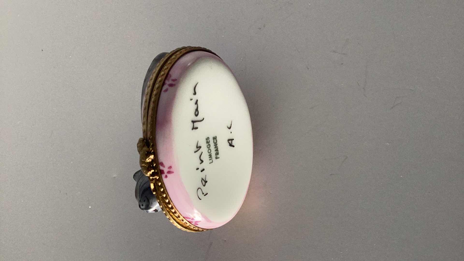 Photo 1 of LIMOGES FRANCE CAT ON PILLOW PILL BOX 2 1/2” WIDE