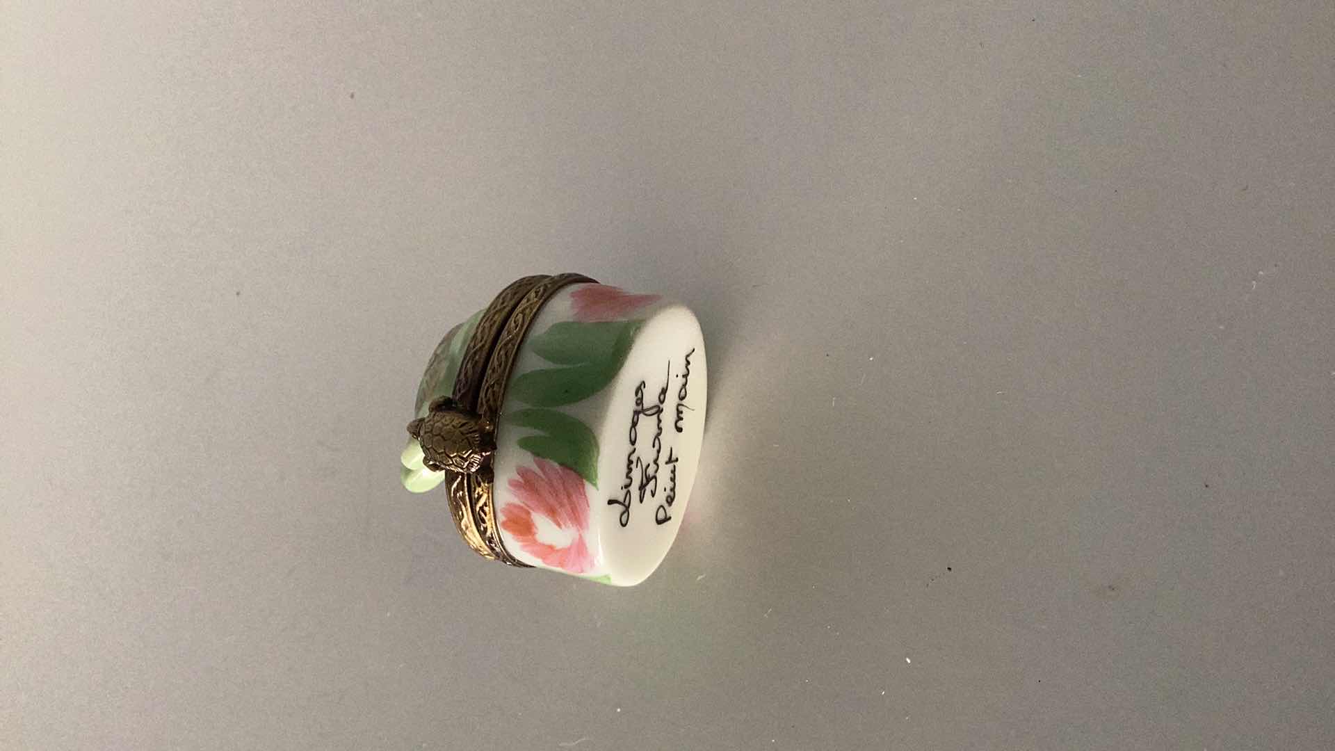Photo 1 of LIMOGES FRANCE SMALL TURTLE PILL BOX 1” WIDE