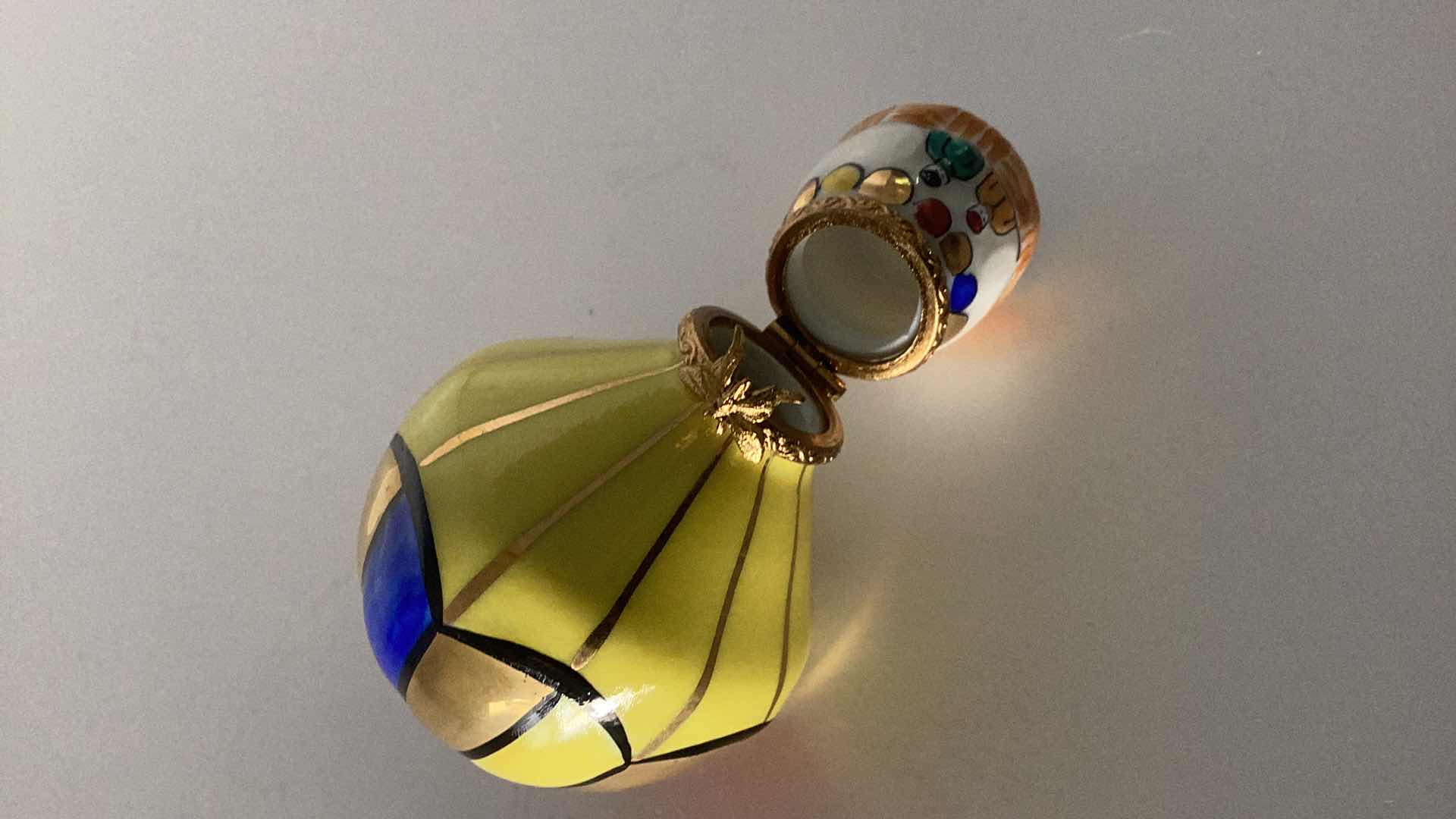 Photo 1 of LIMOGES FRANCE HOT AIR BALLOON PILL BOX 2 1/2” TALL