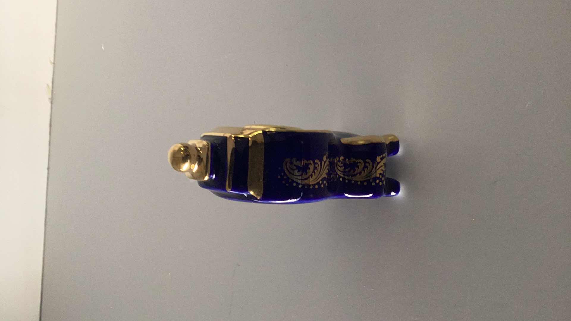 Photo 1 of LIMOGES FRANCE PORCELAIN CLOCK 3 1/2” TALL